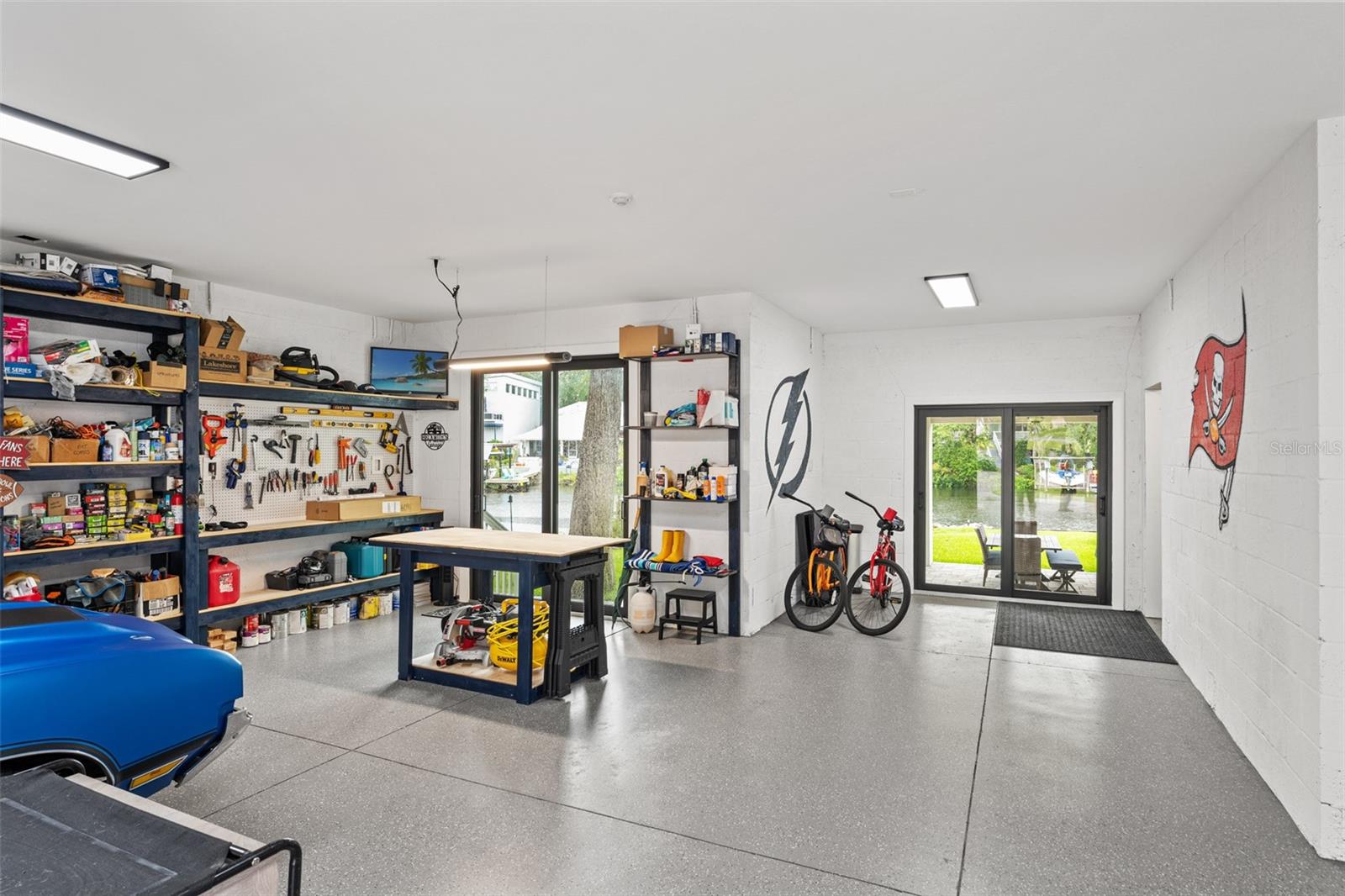 8107 N RIVER SHORE DR