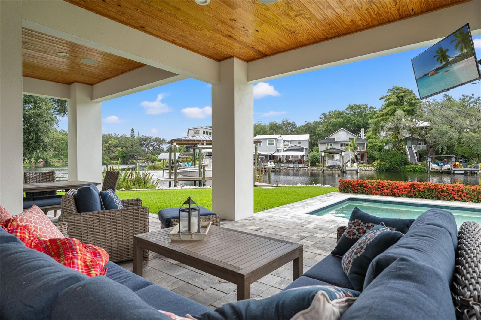 8107 N RIVER SHORE DR