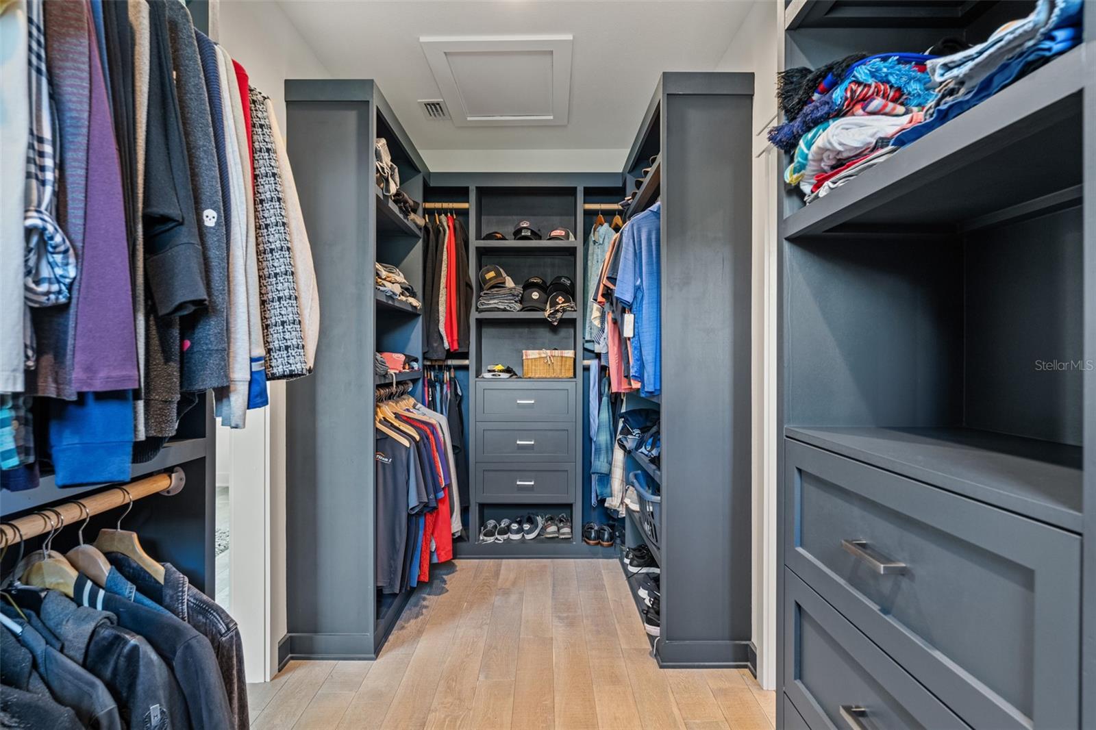 8107 N RIVER SHORE DR