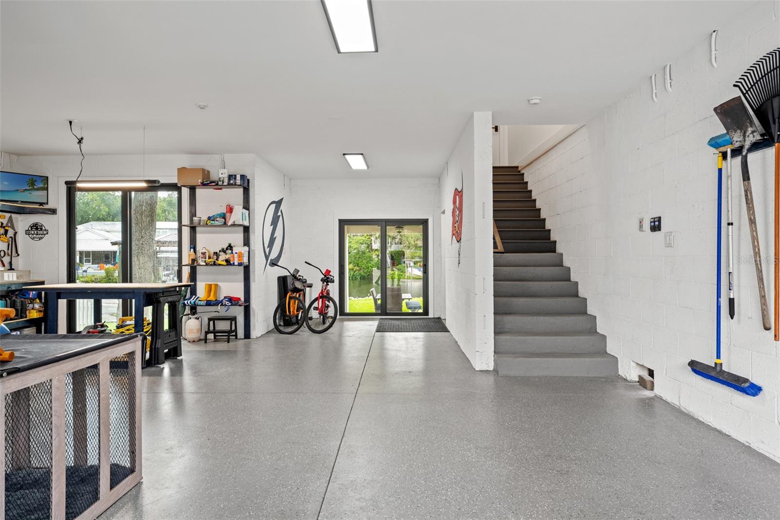 8107 N RIVER SHORE DR