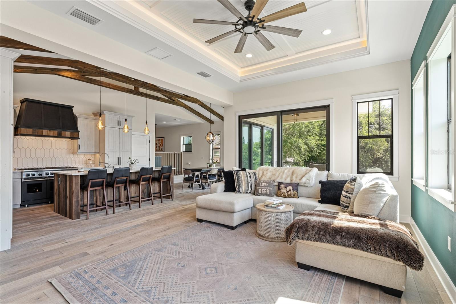 8107 N RIVER SHORE DR