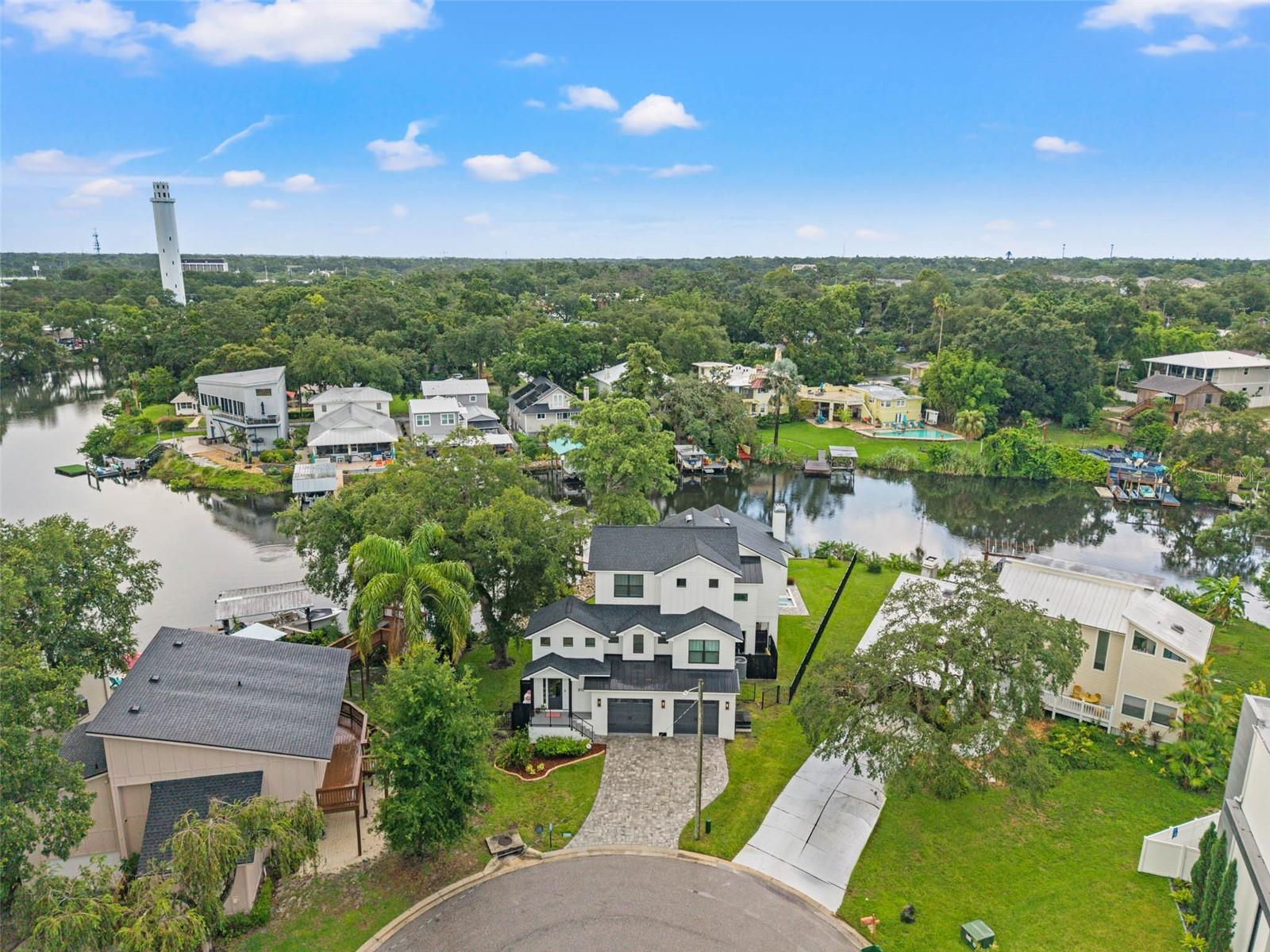 8107 N RIVER SHORE DR