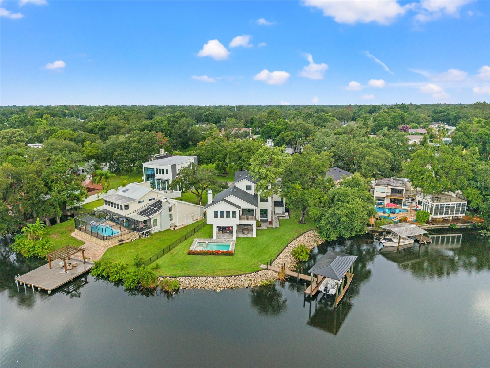 8107 N RIVER SHORE DR