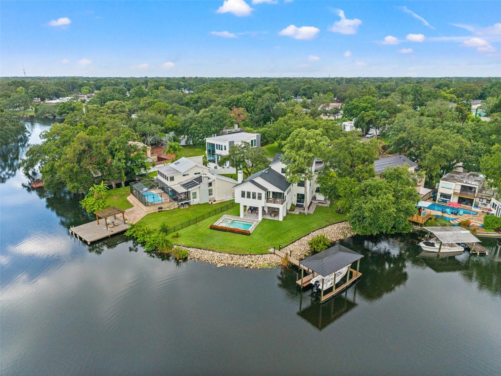 8107 N RIVER SHORE DR