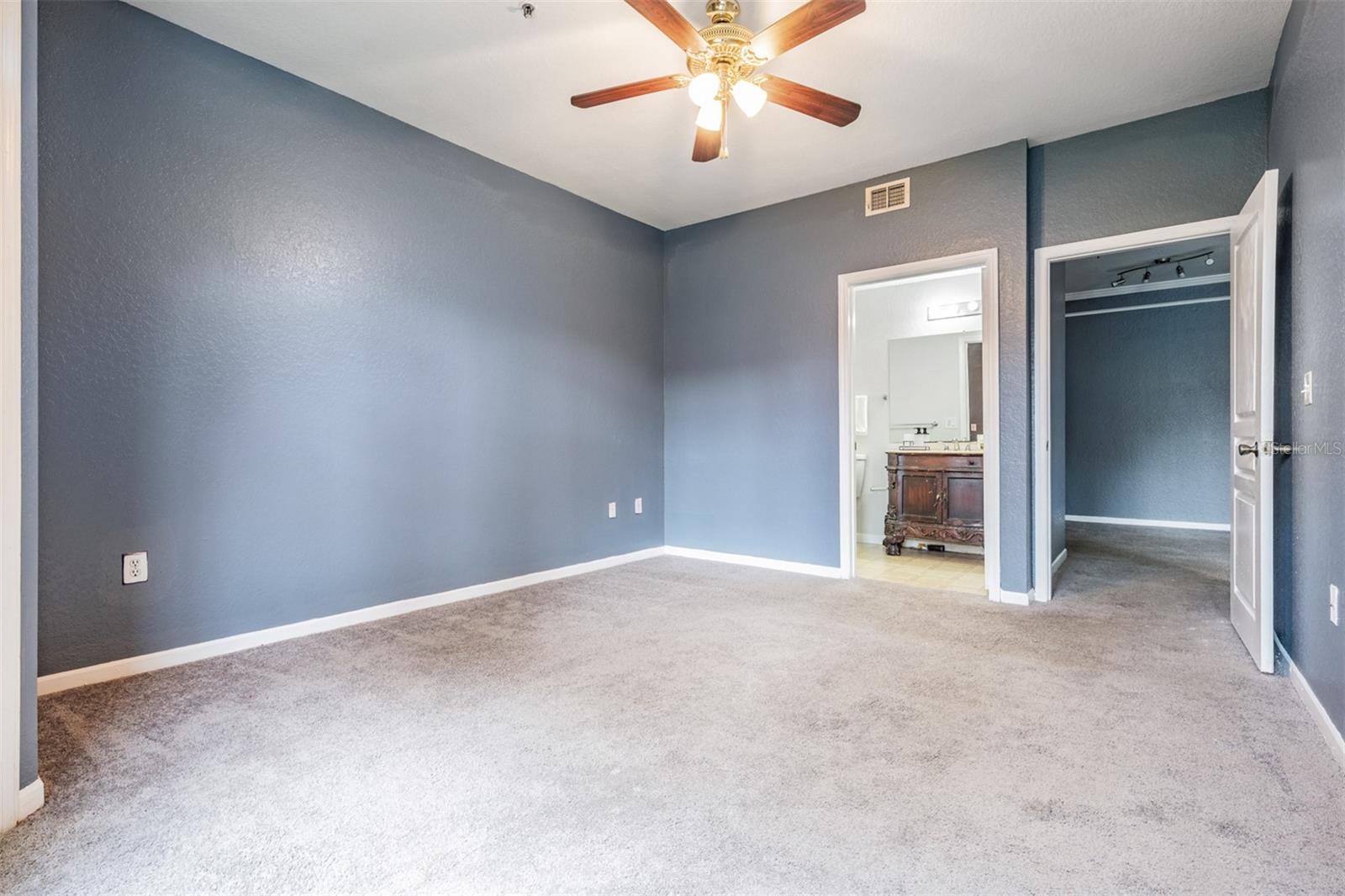 17101 CARRINGTON PARK DR #415