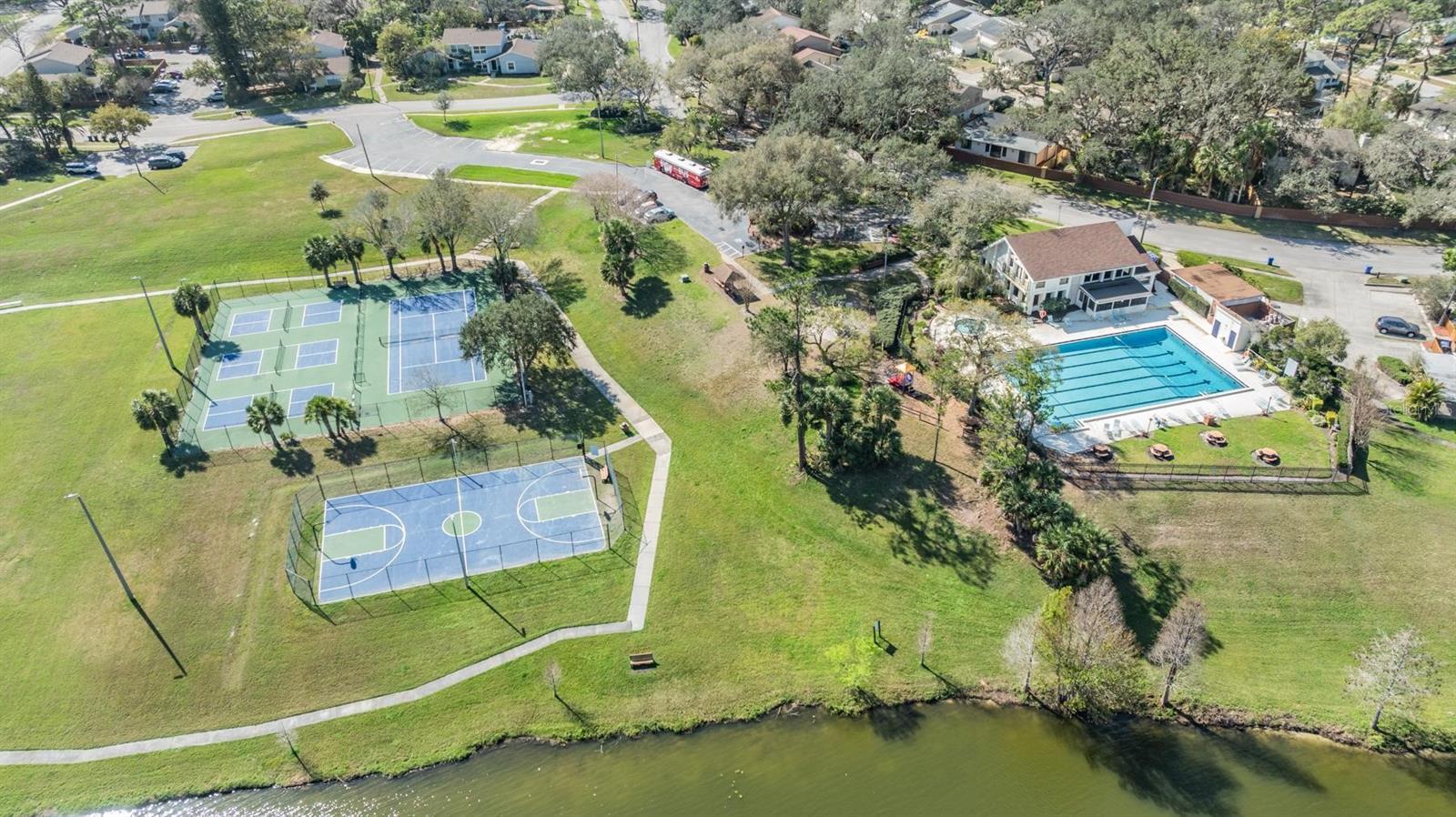14631 LAKE FOREST DR