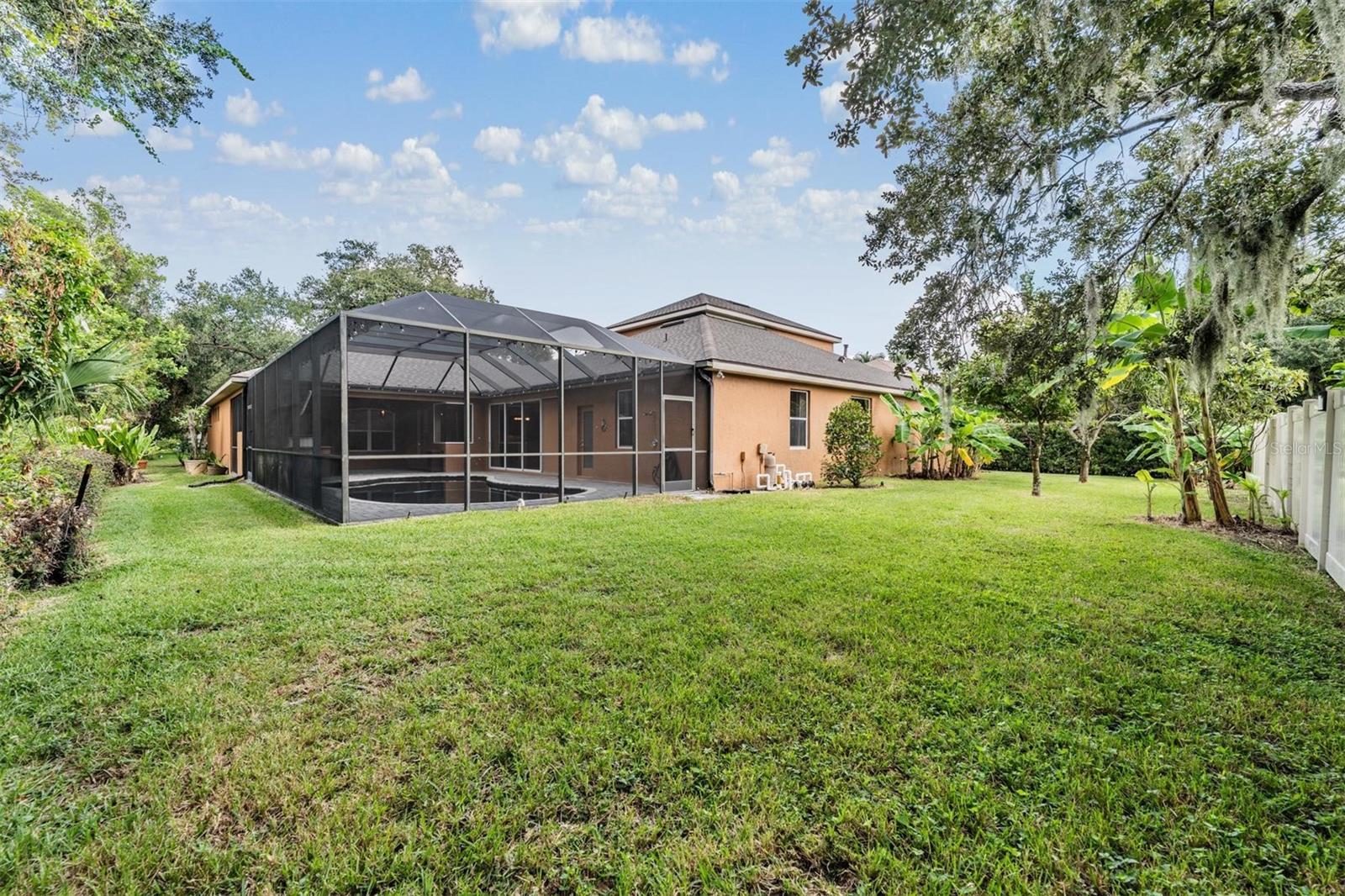 7900 UMBRELLA PINE WAY