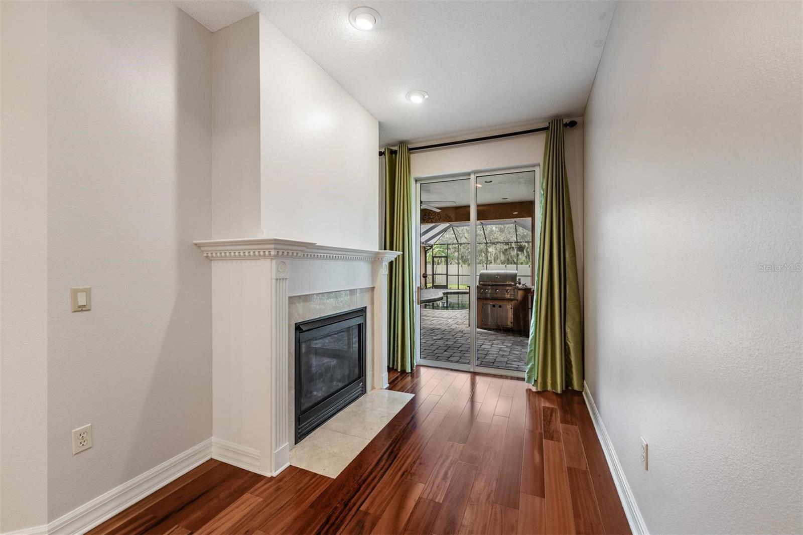 7900 UMBRELLA PINE WAY