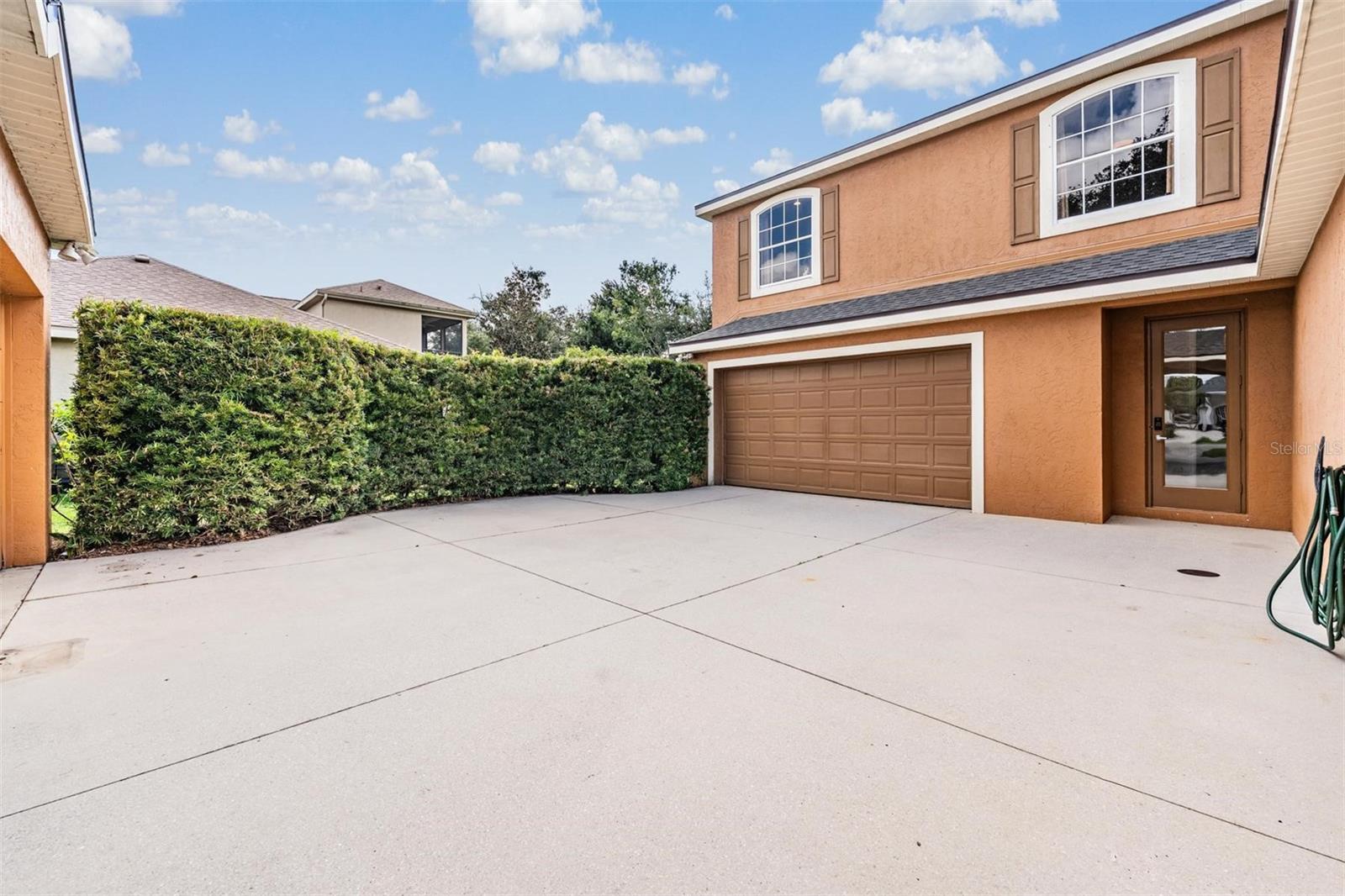 7900 UMBRELLA PINE WAY