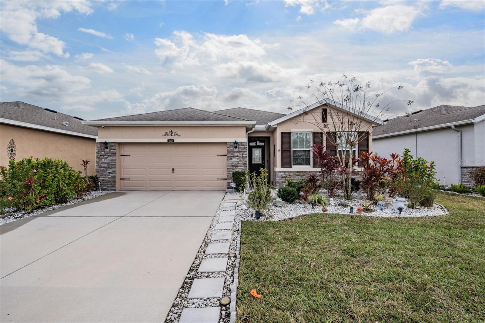 1152 PIPESTONE PL