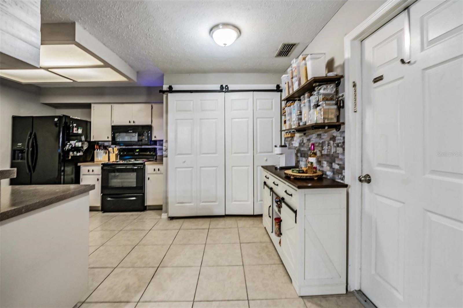 23205 CLUB VILLAS DR #30