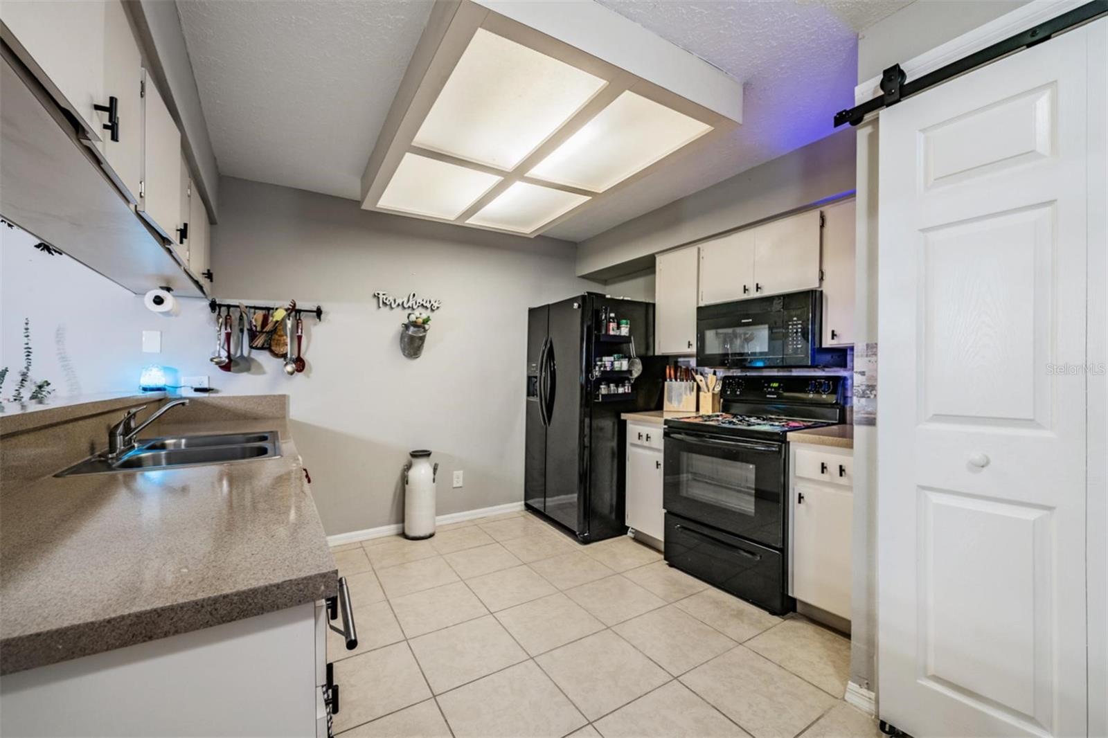 23205 CLUB VILLAS DR #30