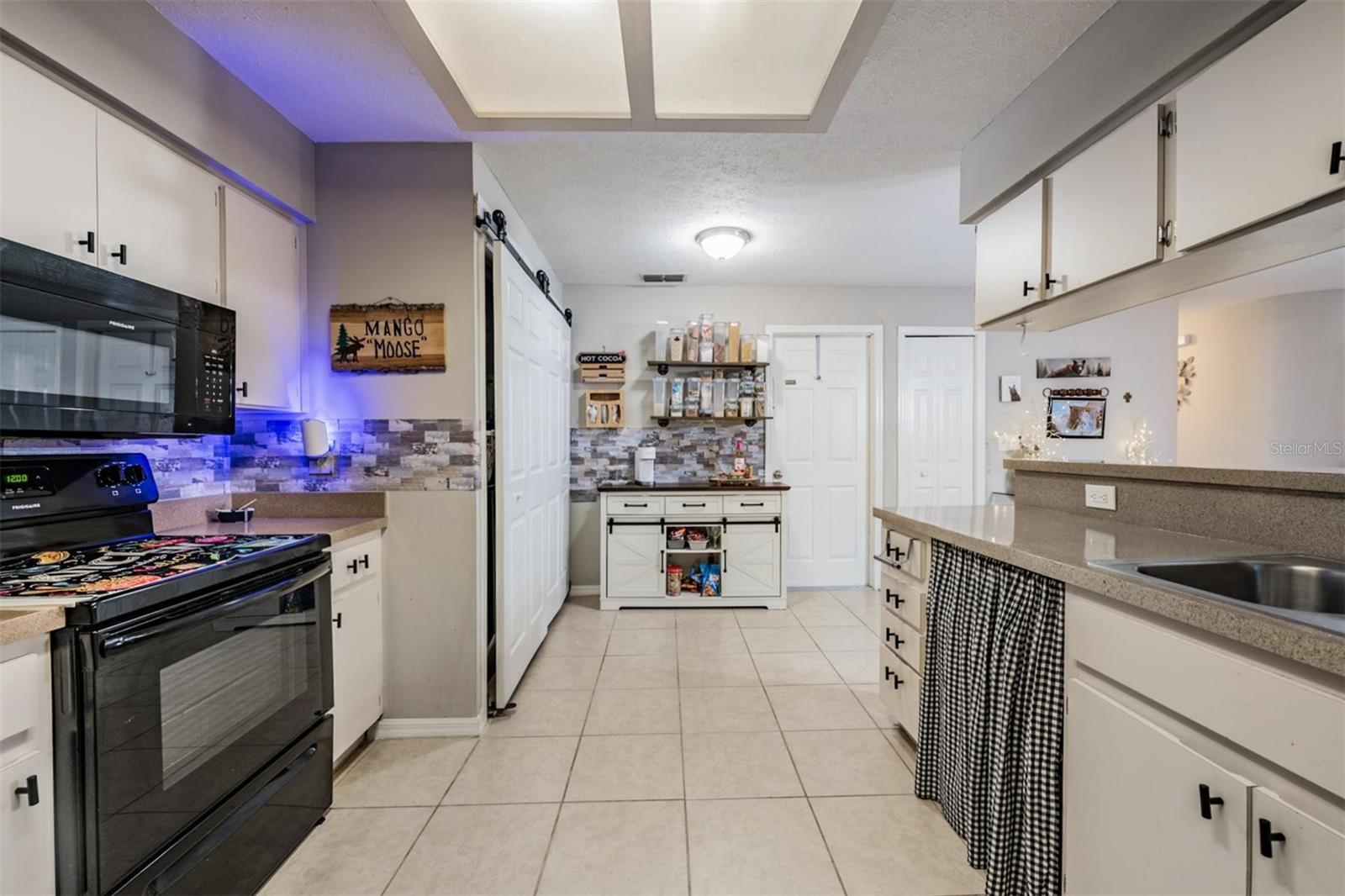 23205 CLUB VILLAS DR #30