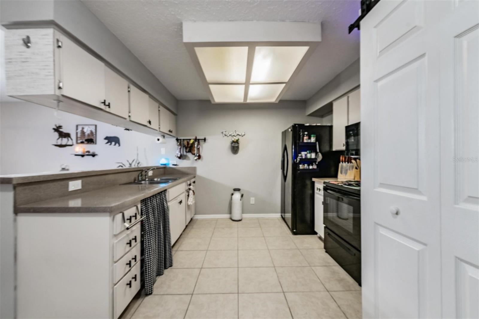 23205 CLUB VILLAS DR #30