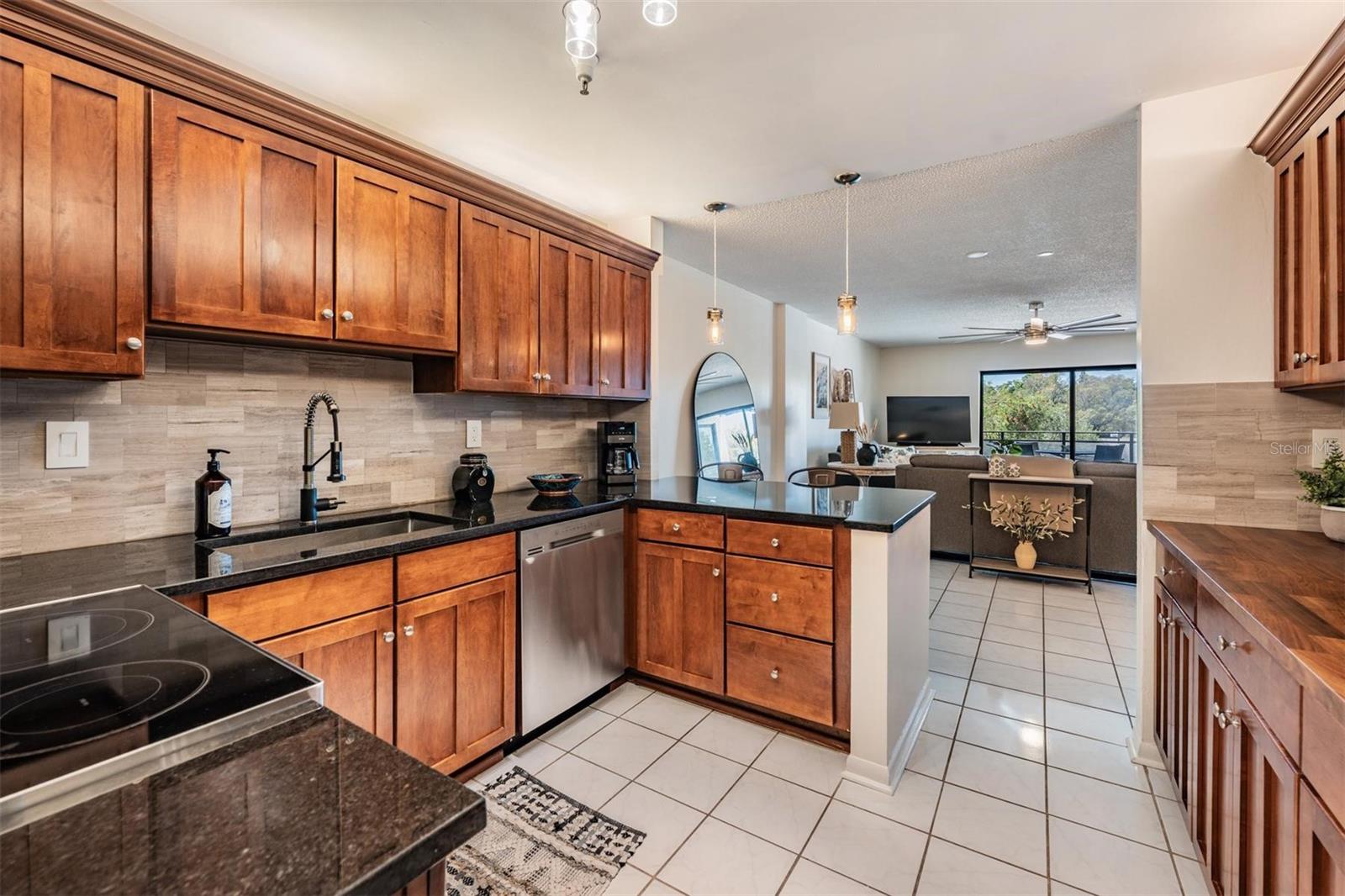 2780 N RIVERSIDE DR #105