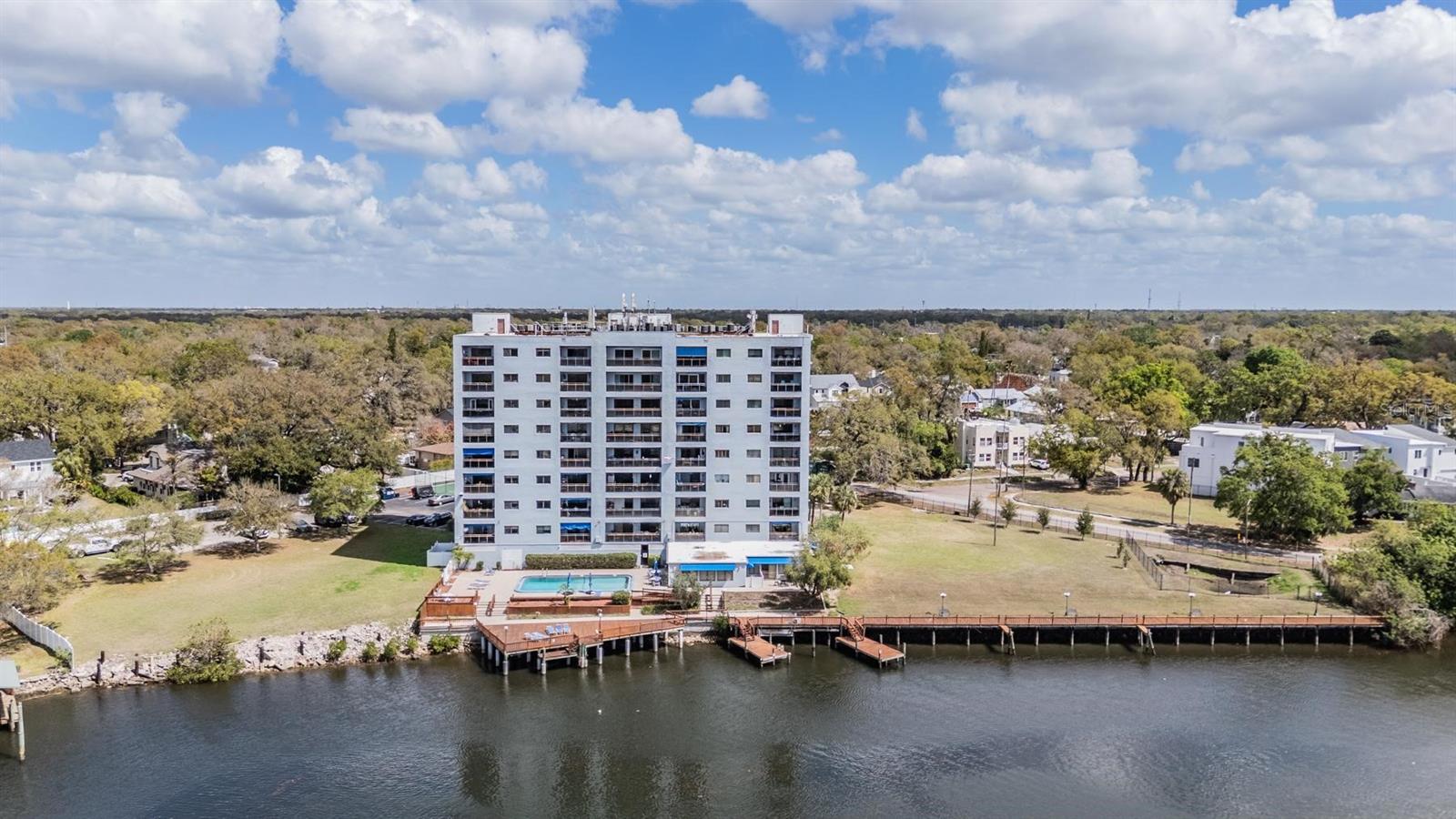 2780 N RIVERSIDE DR #105