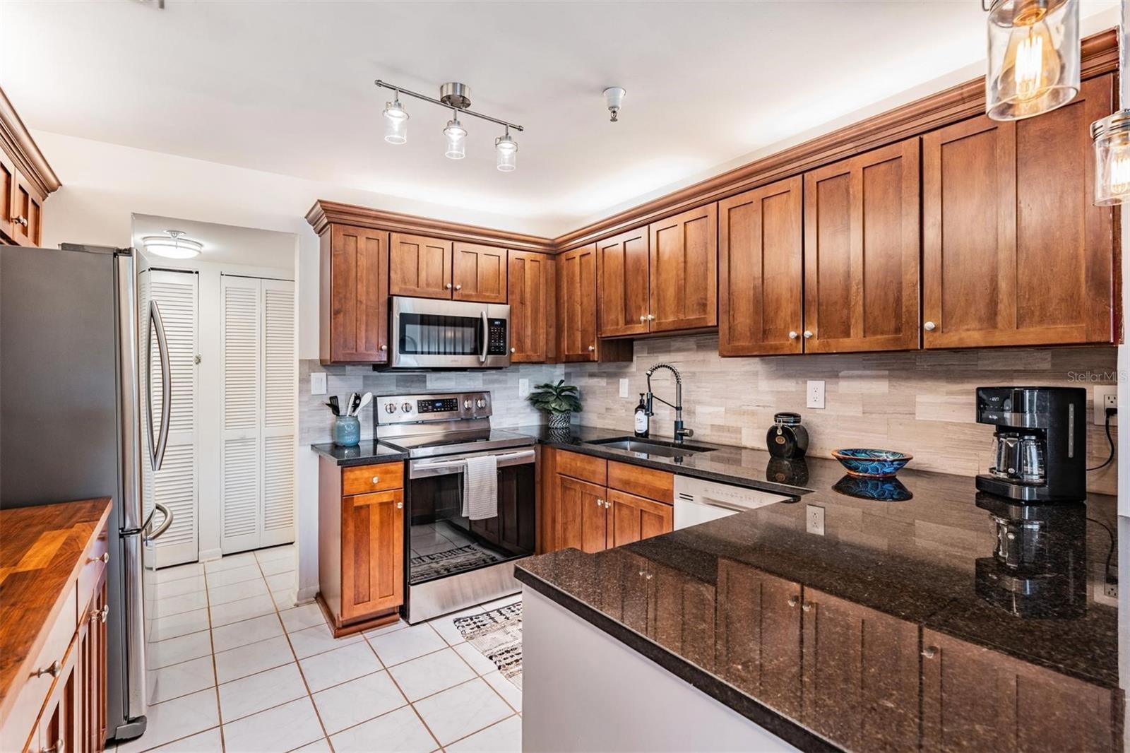 2780 N RIVERSIDE DR #105