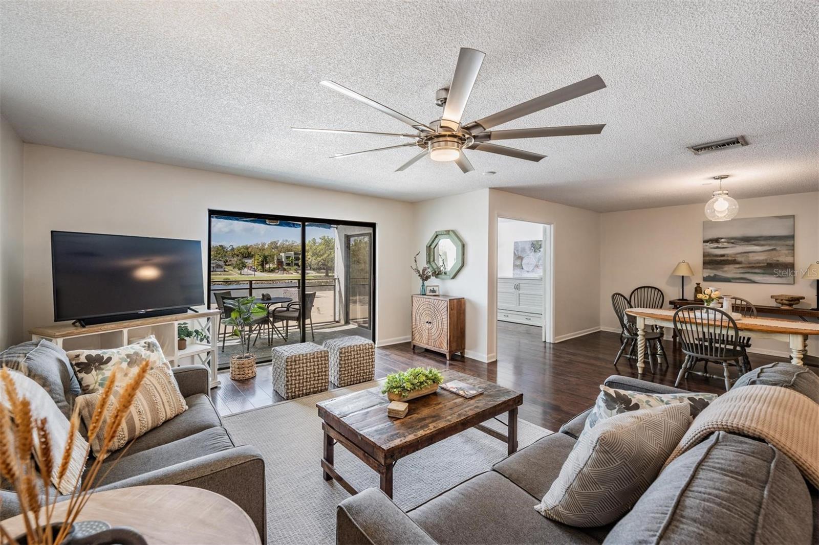 2780 N RIVERSIDE DR #105