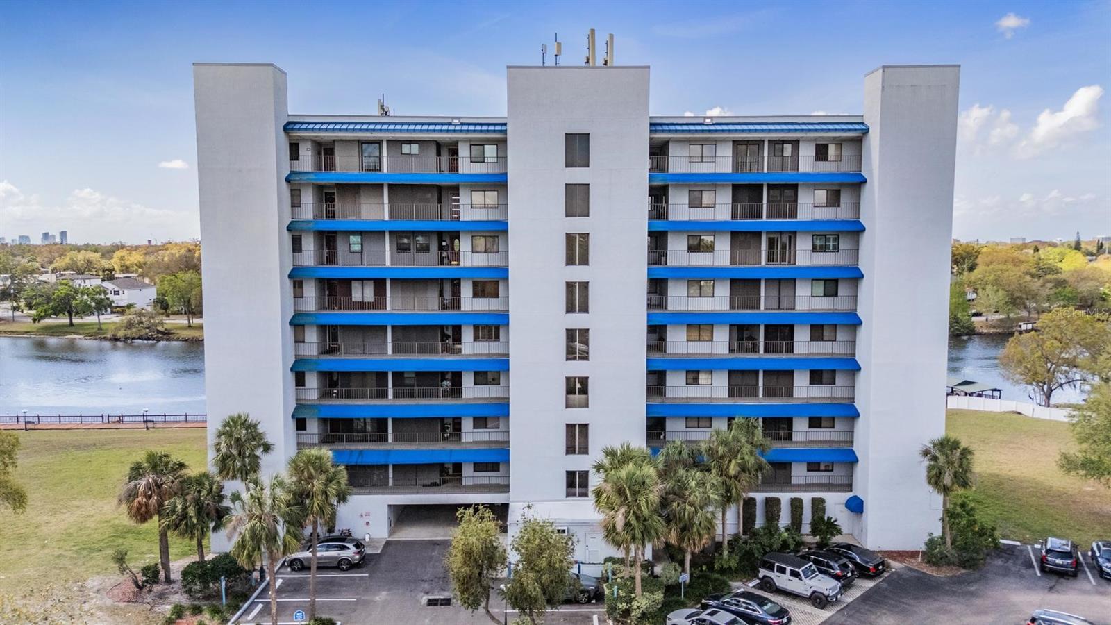 2780 N RIVERSIDE DR #105