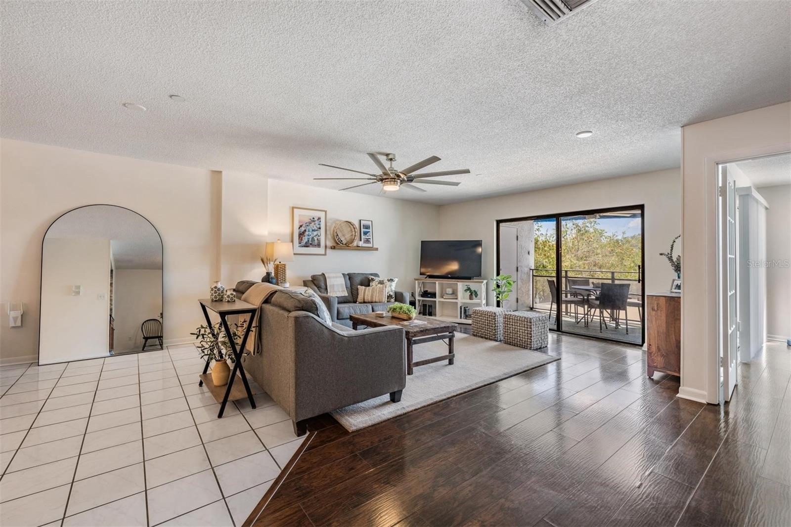 2780 N RIVERSIDE DR #105