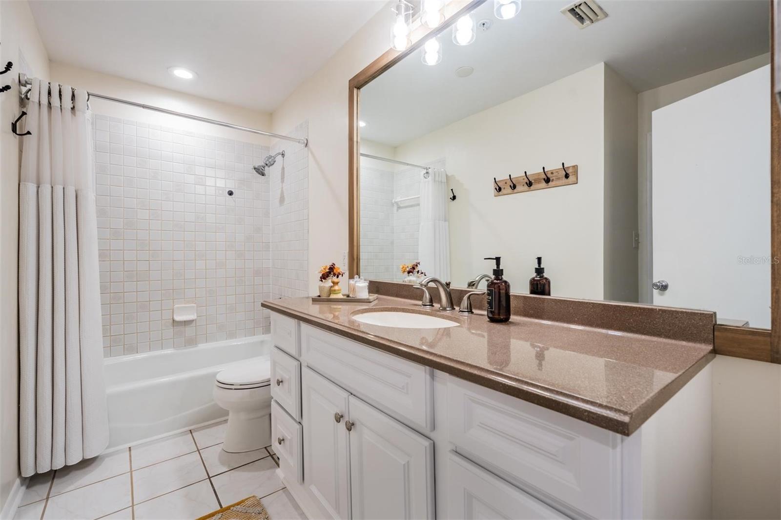 2780 N RIVERSIDE DR #105