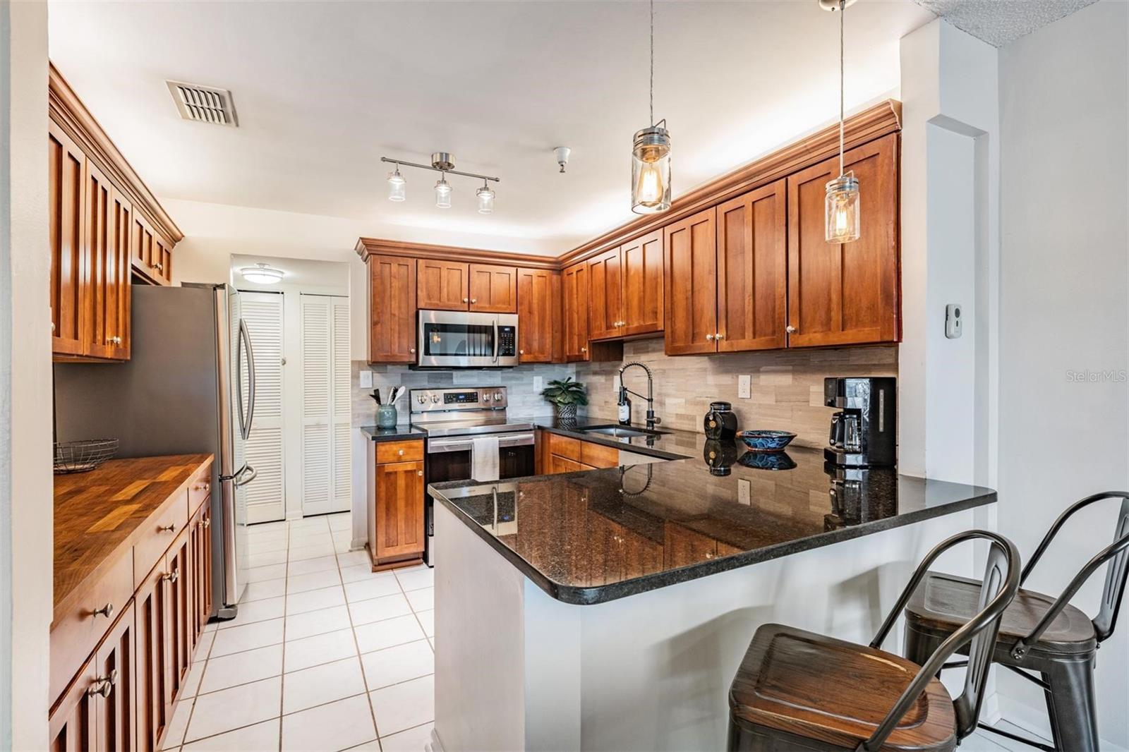 2780 N RIVERSIDE DR #105