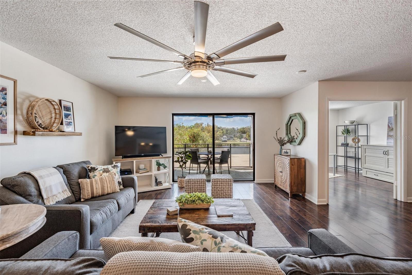 2780 N RIVERSIDE DR #105