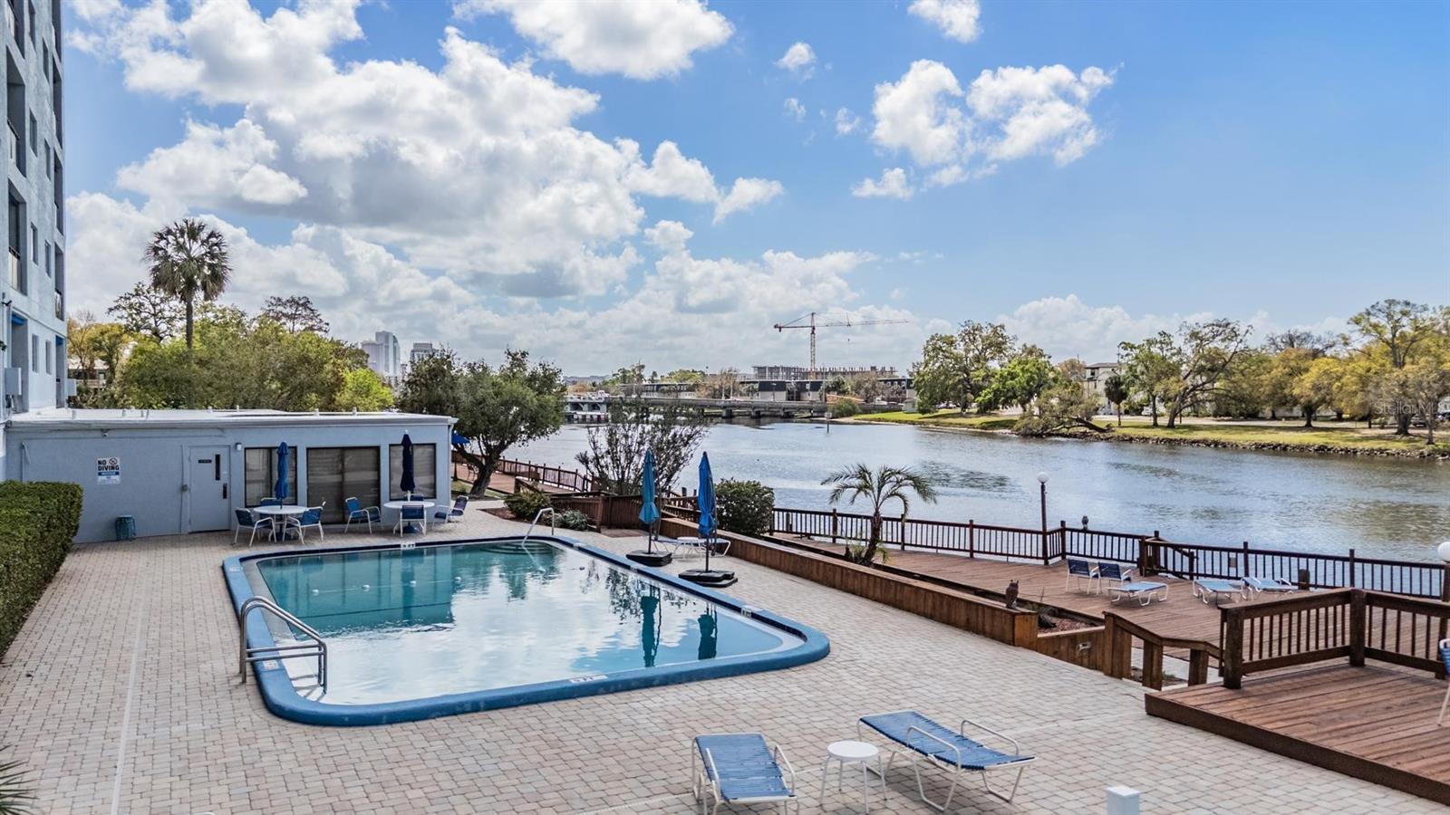 2780 N RIVERSIDE DR #105