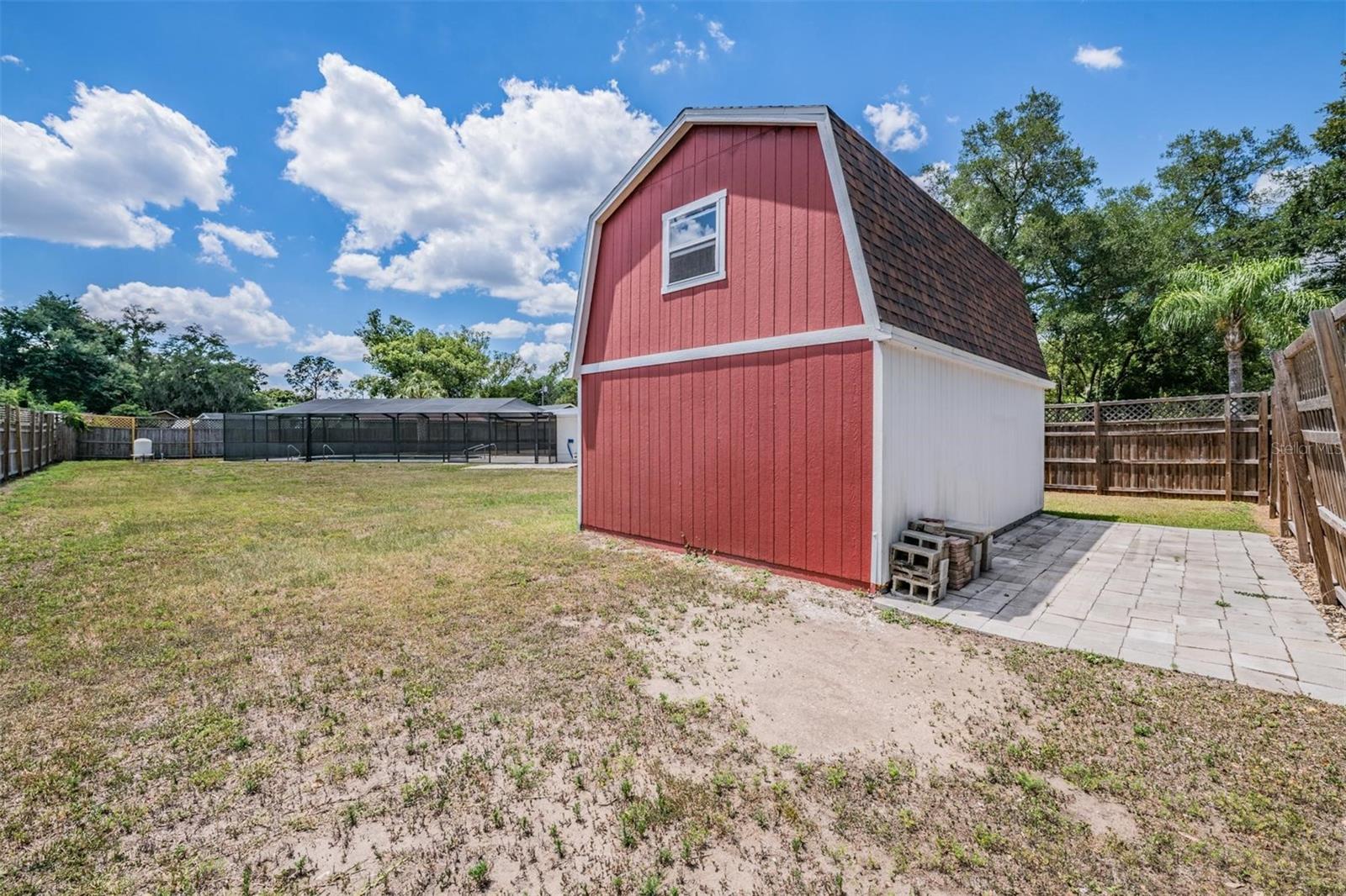 712 CAMELLIA CT