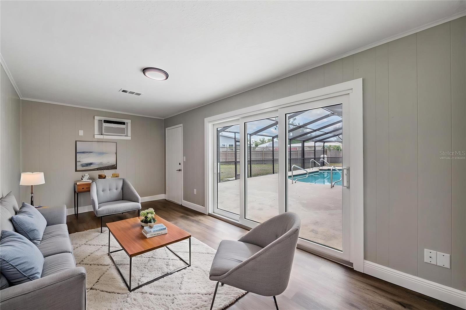 712 CAMELLIA CT