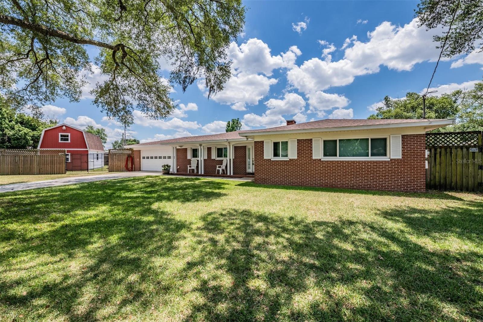 712 CAMELLIA CT
