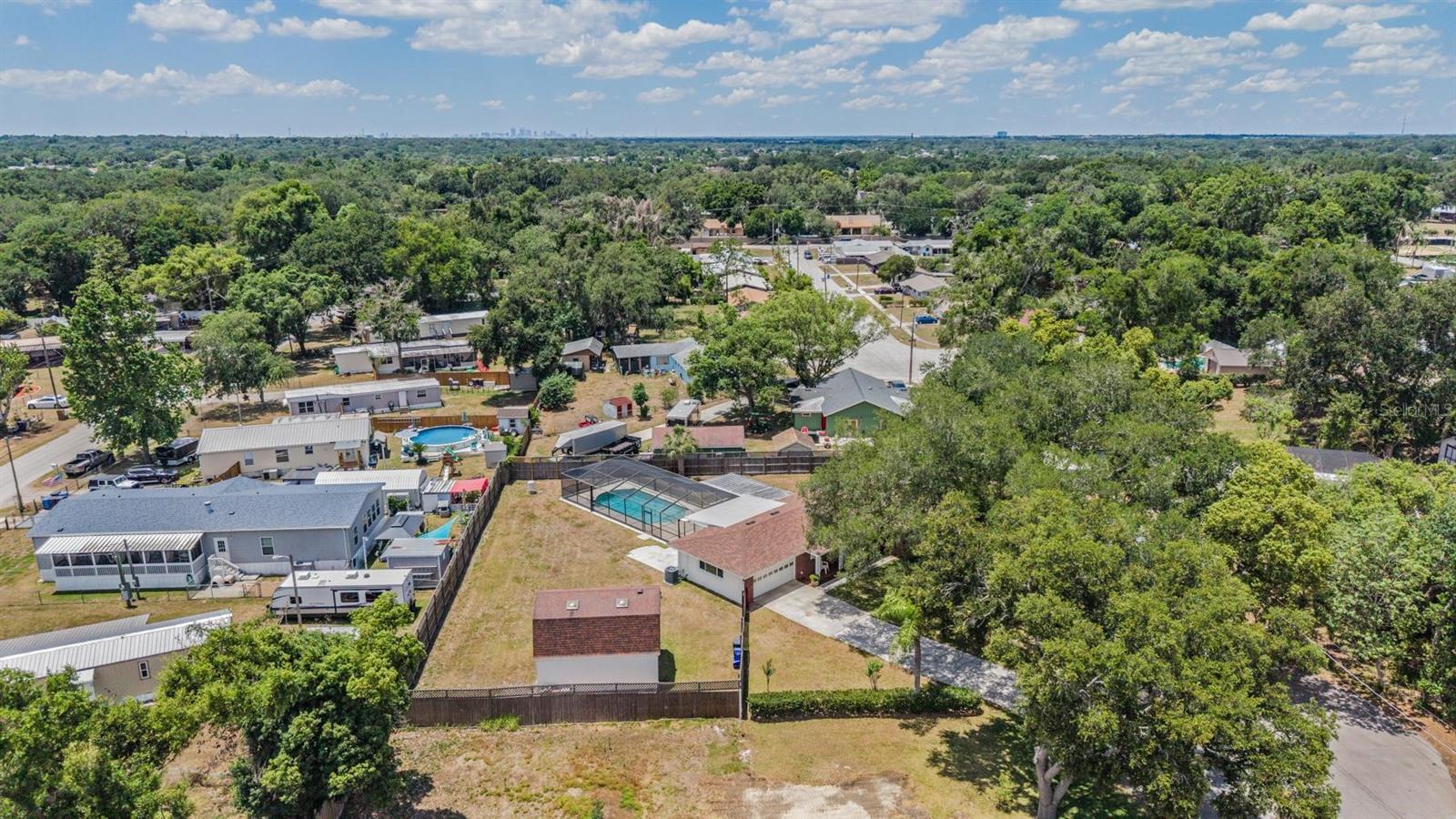 712 CAMELLIA CT