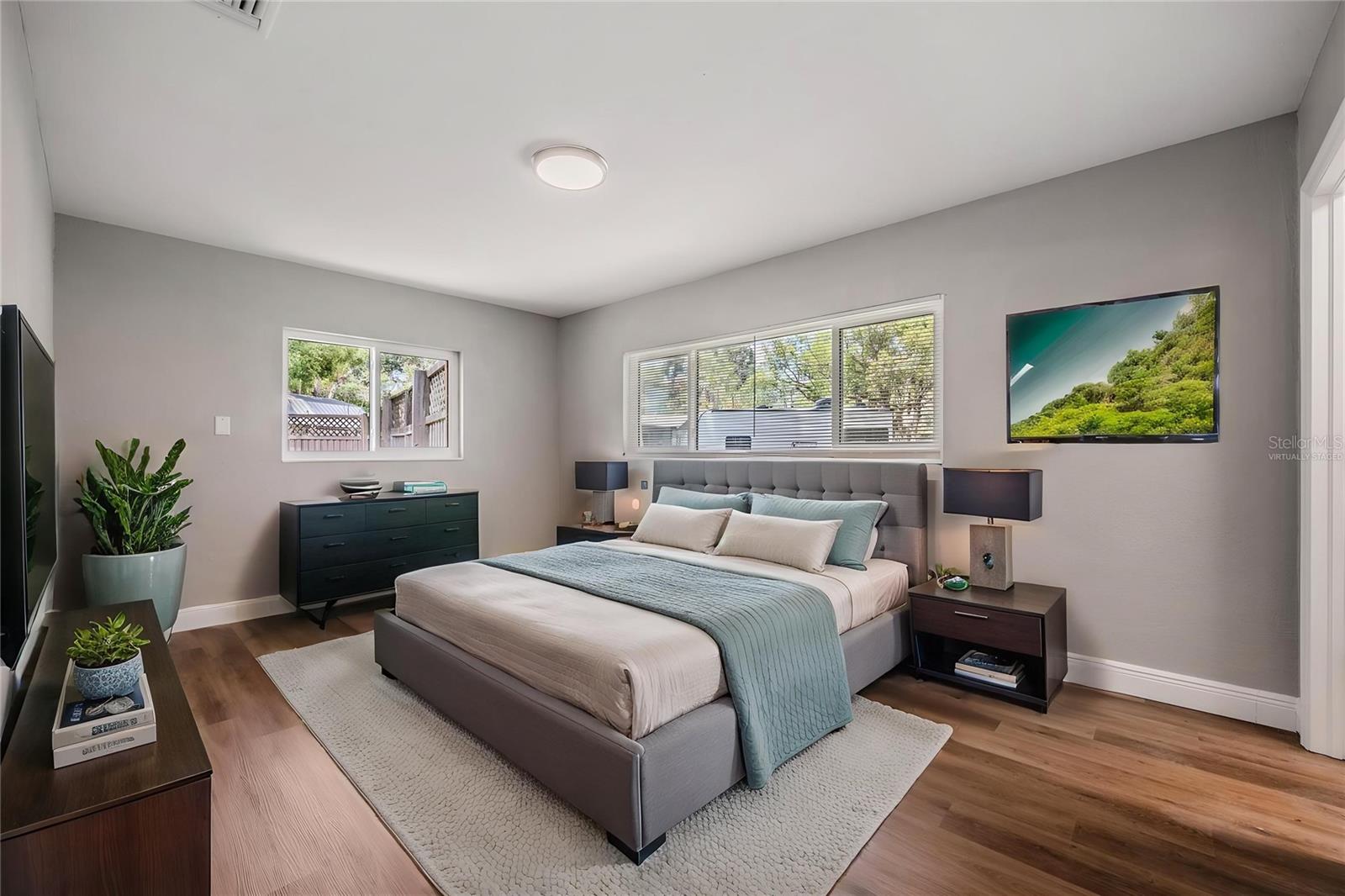 712 CAMELLIA CT