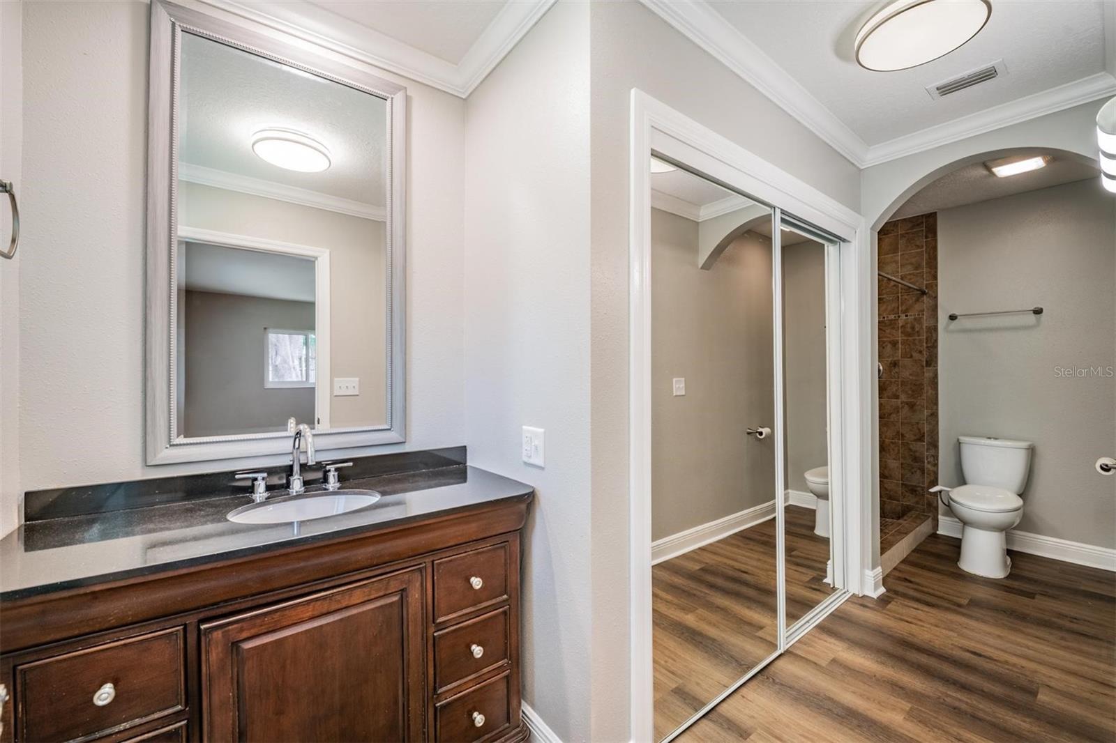 712 CAMELLIA CT