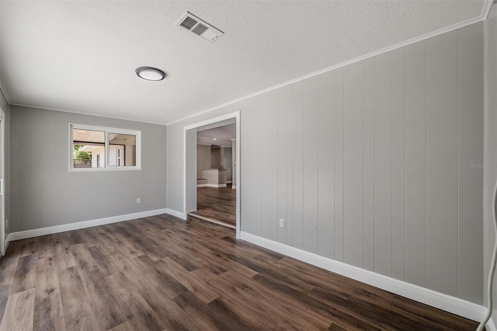 712 CAMELLIA CT