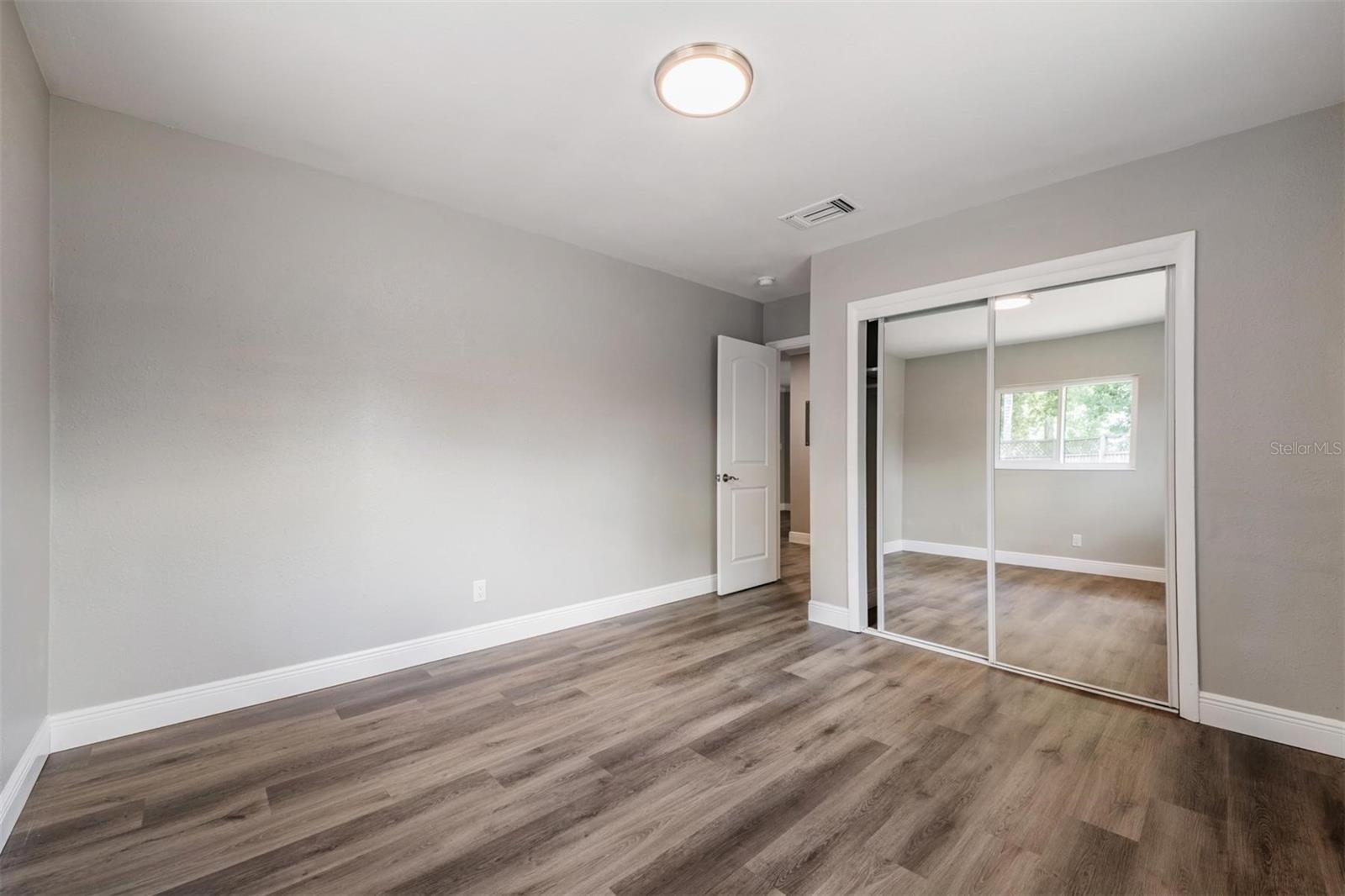 712 CAMELLIA CT