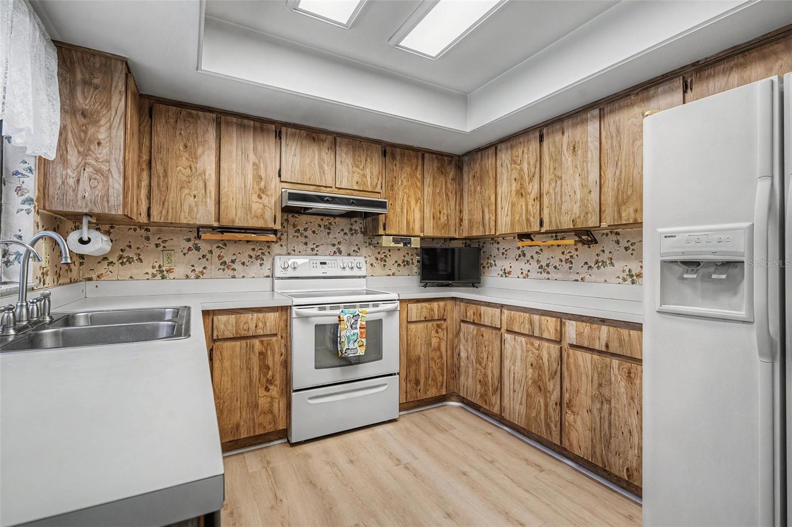 16706 ROLLING ROCK DR