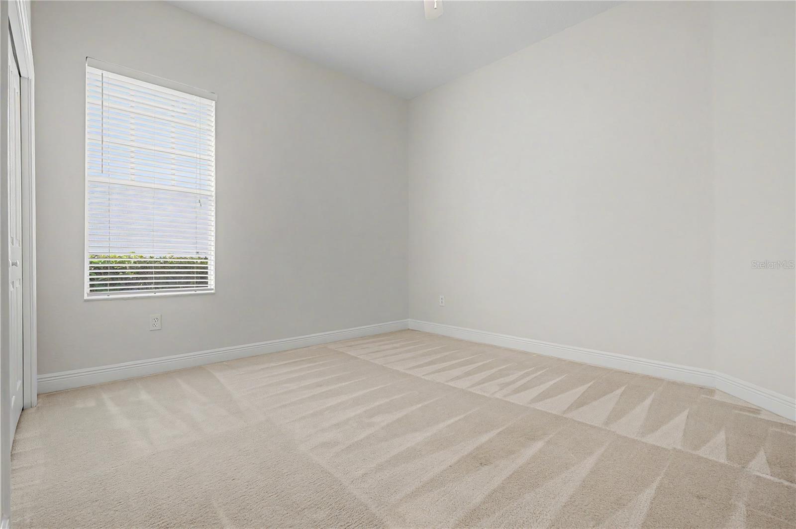 8152 LAGERFELD DR