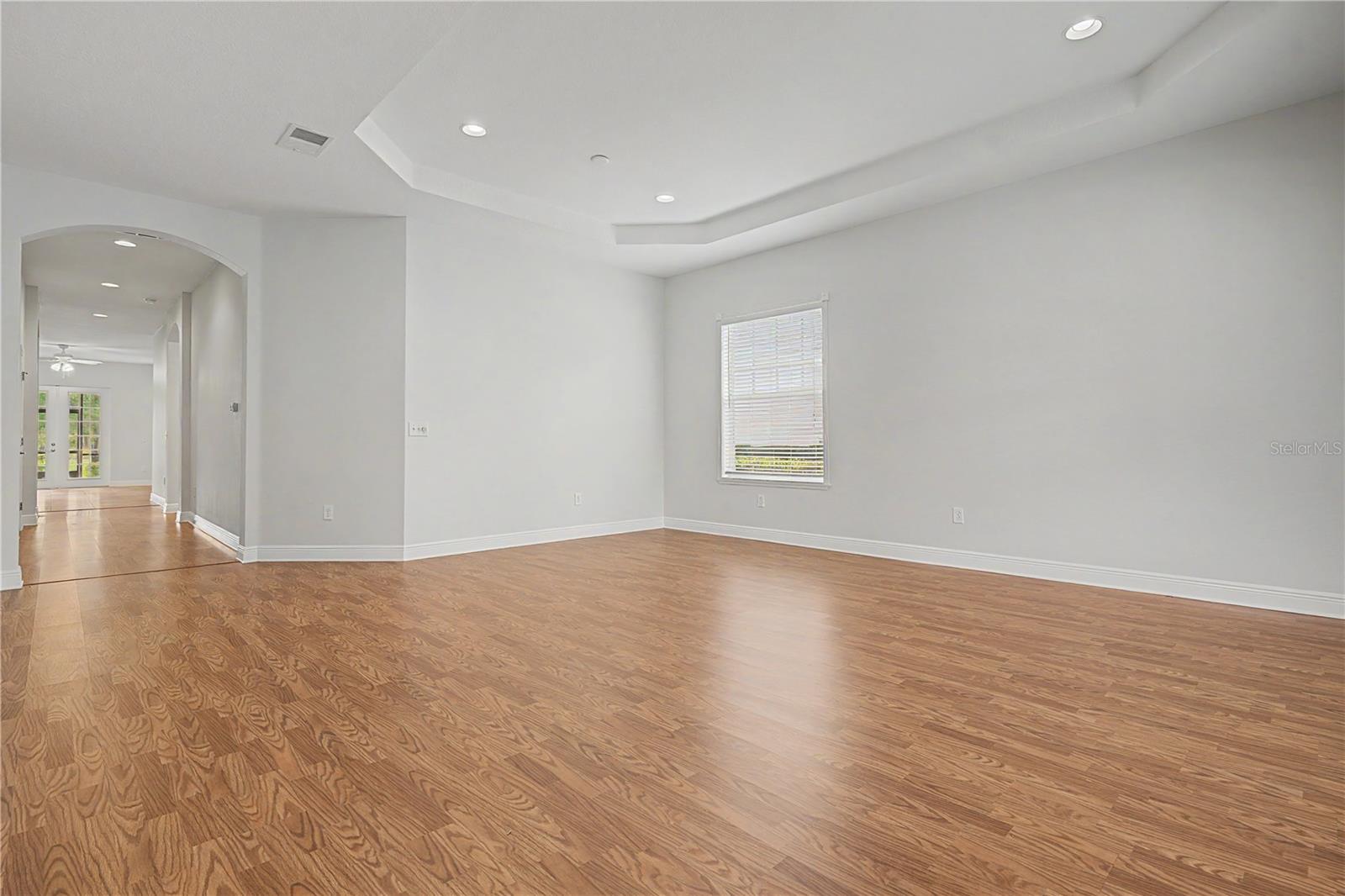 8152 LAGERFELD DR