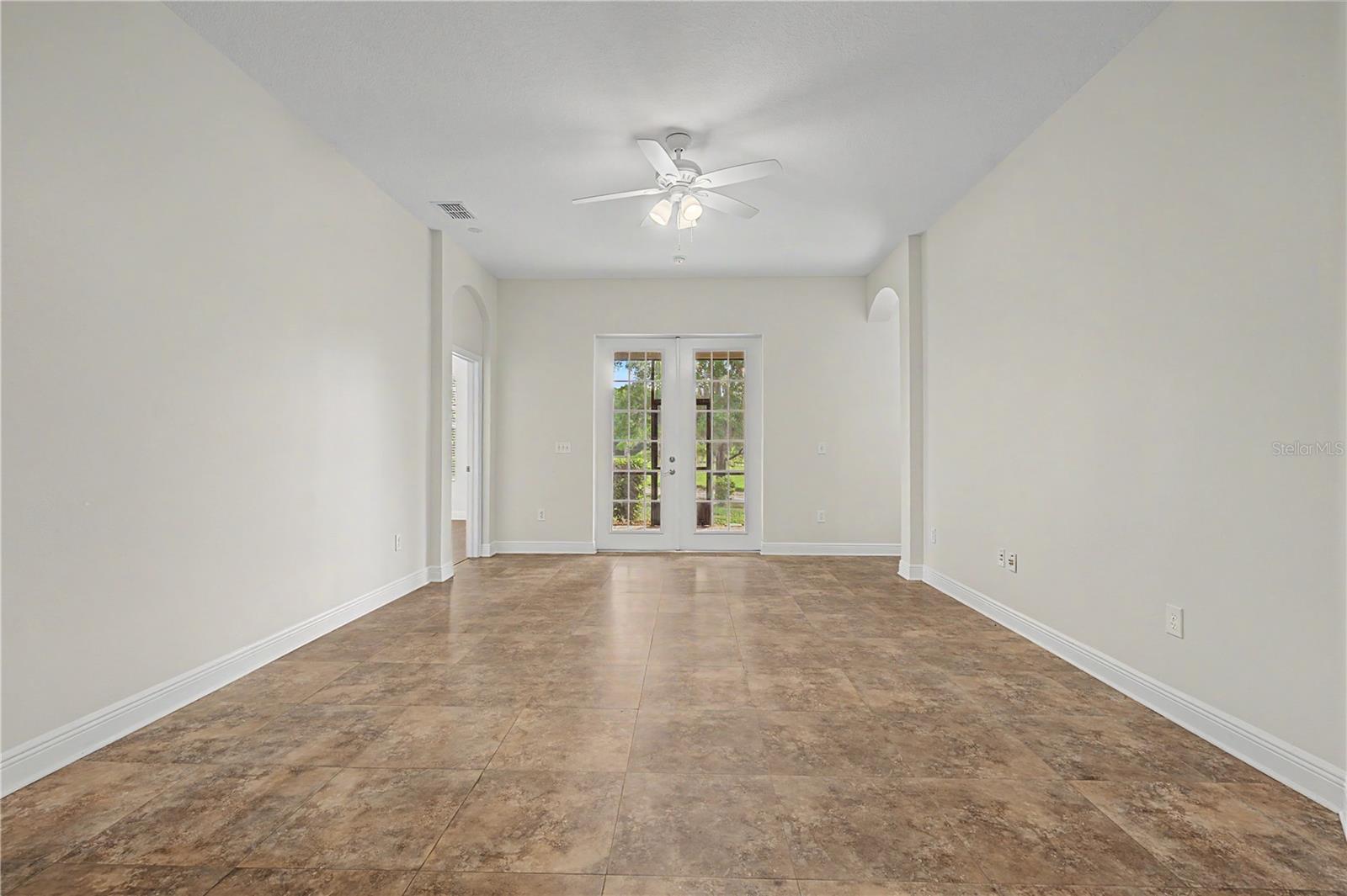 8152 LAGERFELD DR