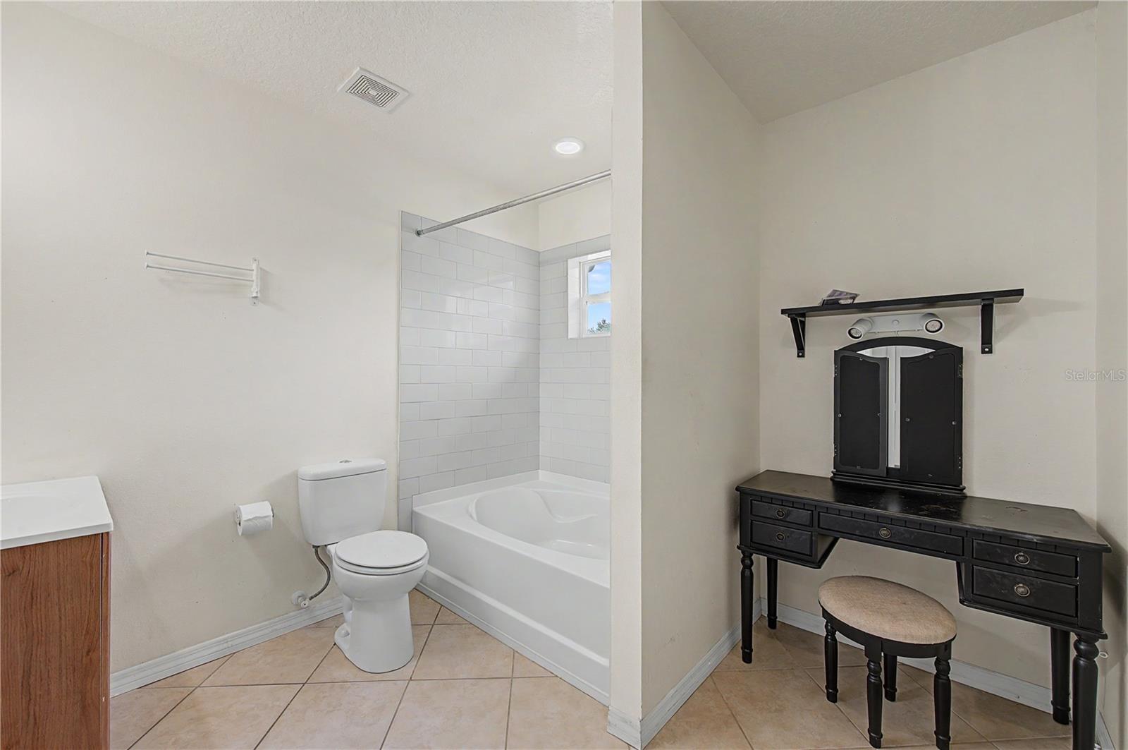 2106 PINE CHACE CT