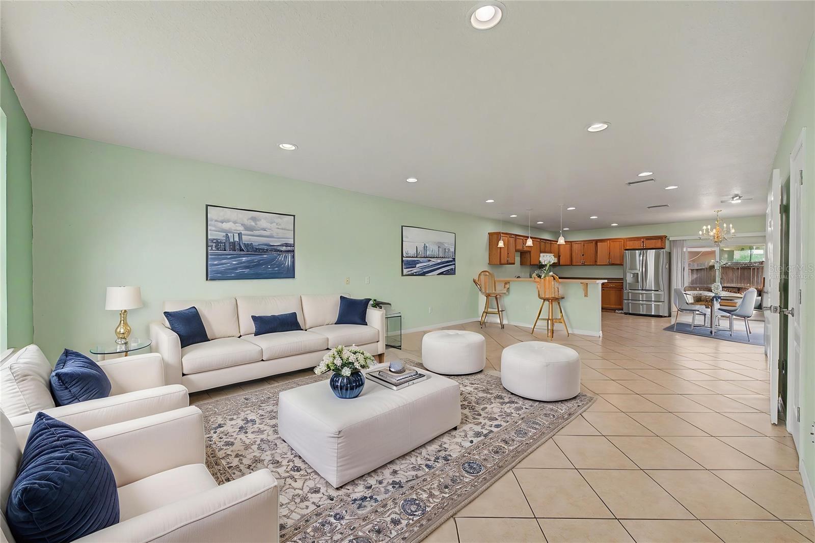 2106 PINE CHACE CT