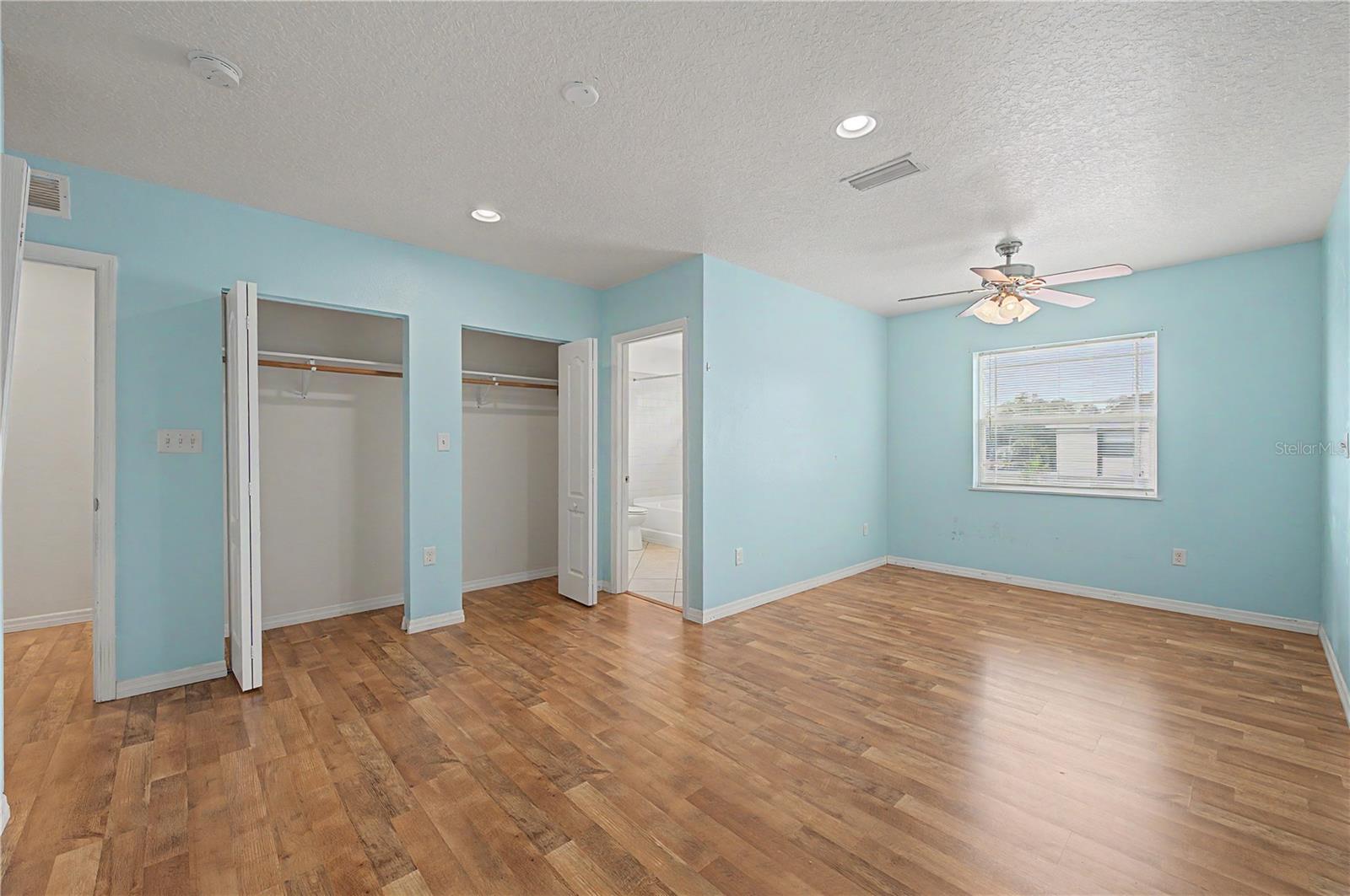 2106 PINE CHACE CT