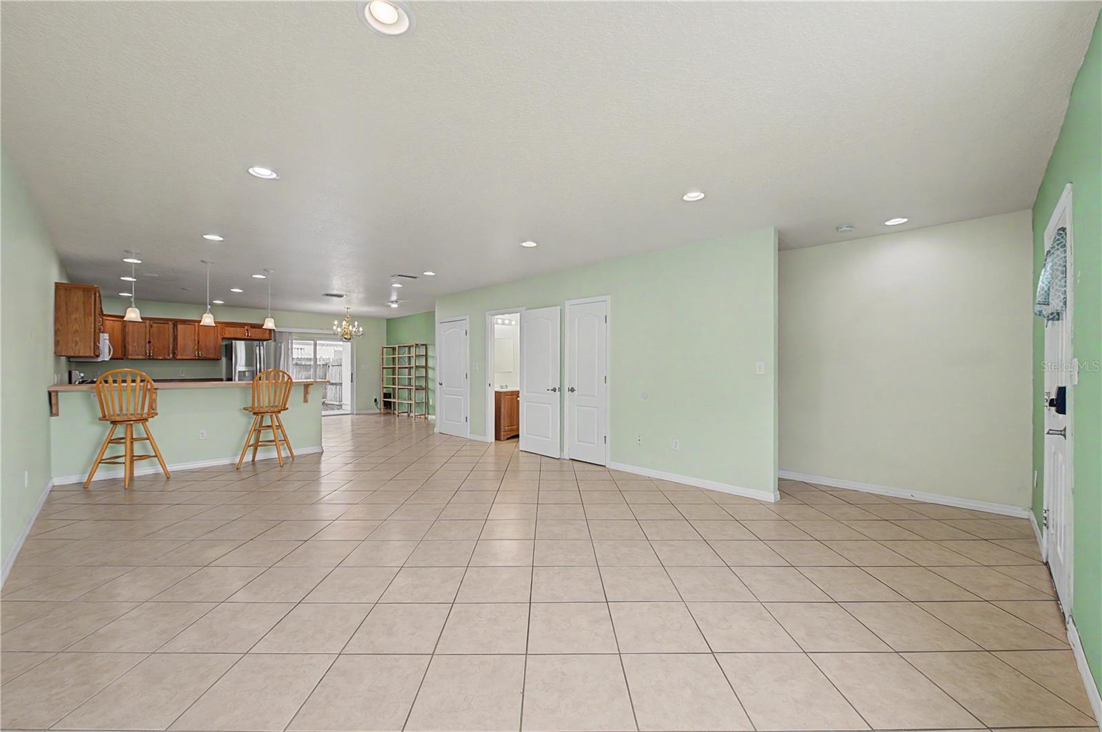 2106 PINE CHACE CT