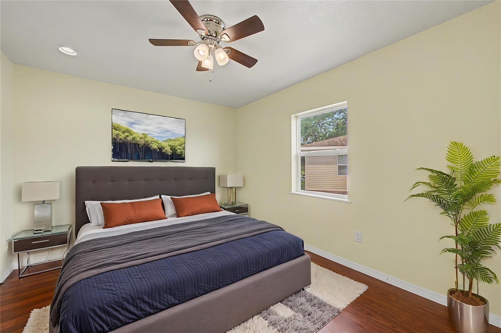 2106 PINE CHACE CT