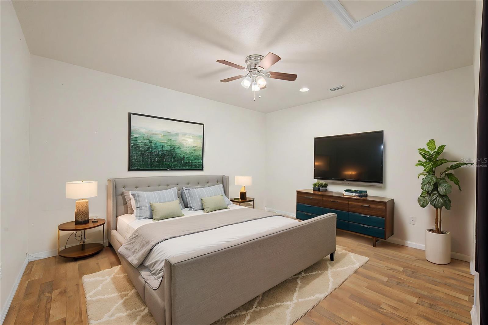 2106 PINE CHACE CT