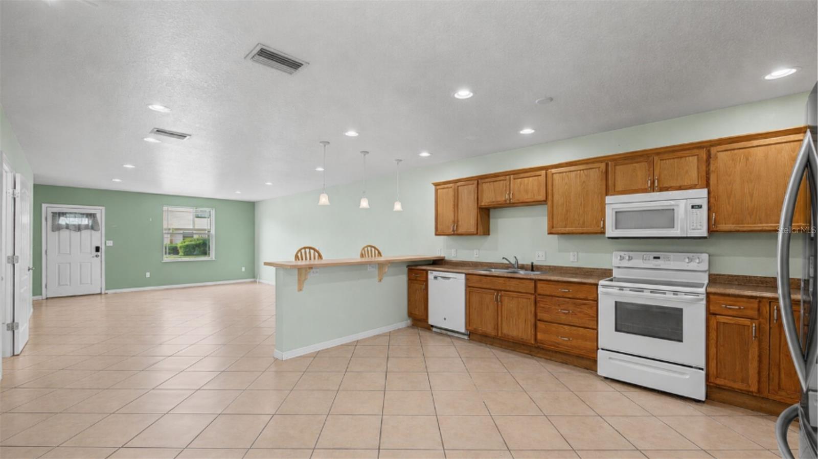 2106 PINE CHACE CT