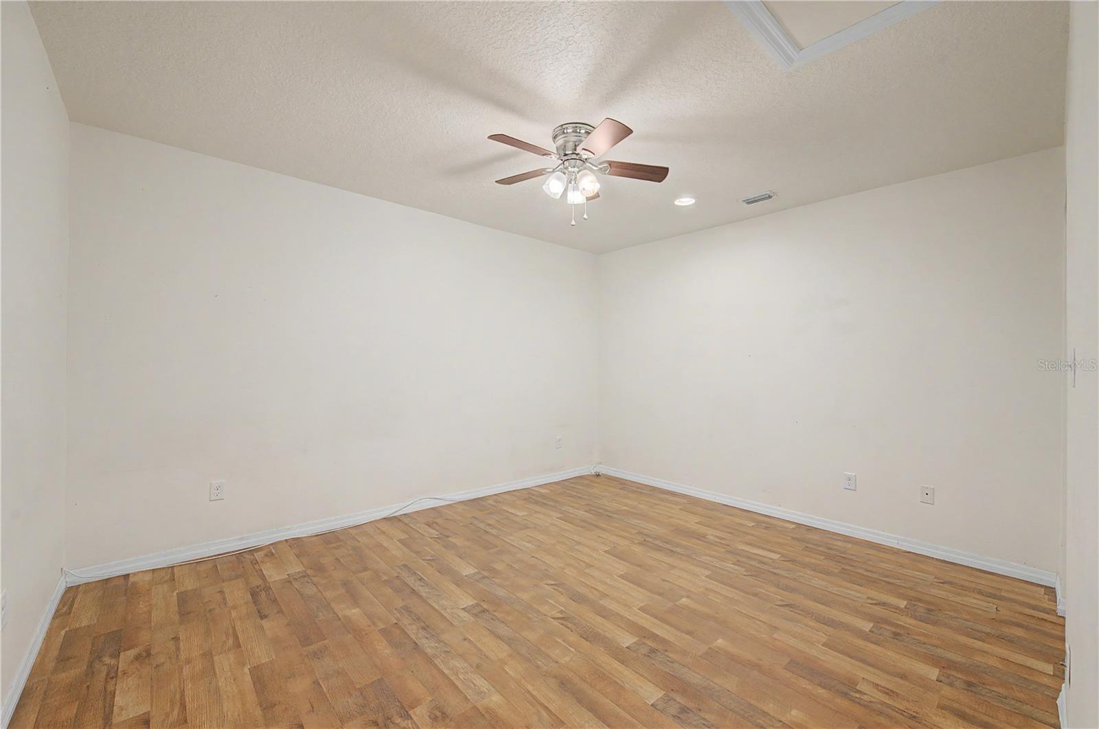 2106 PINE CHACE CT