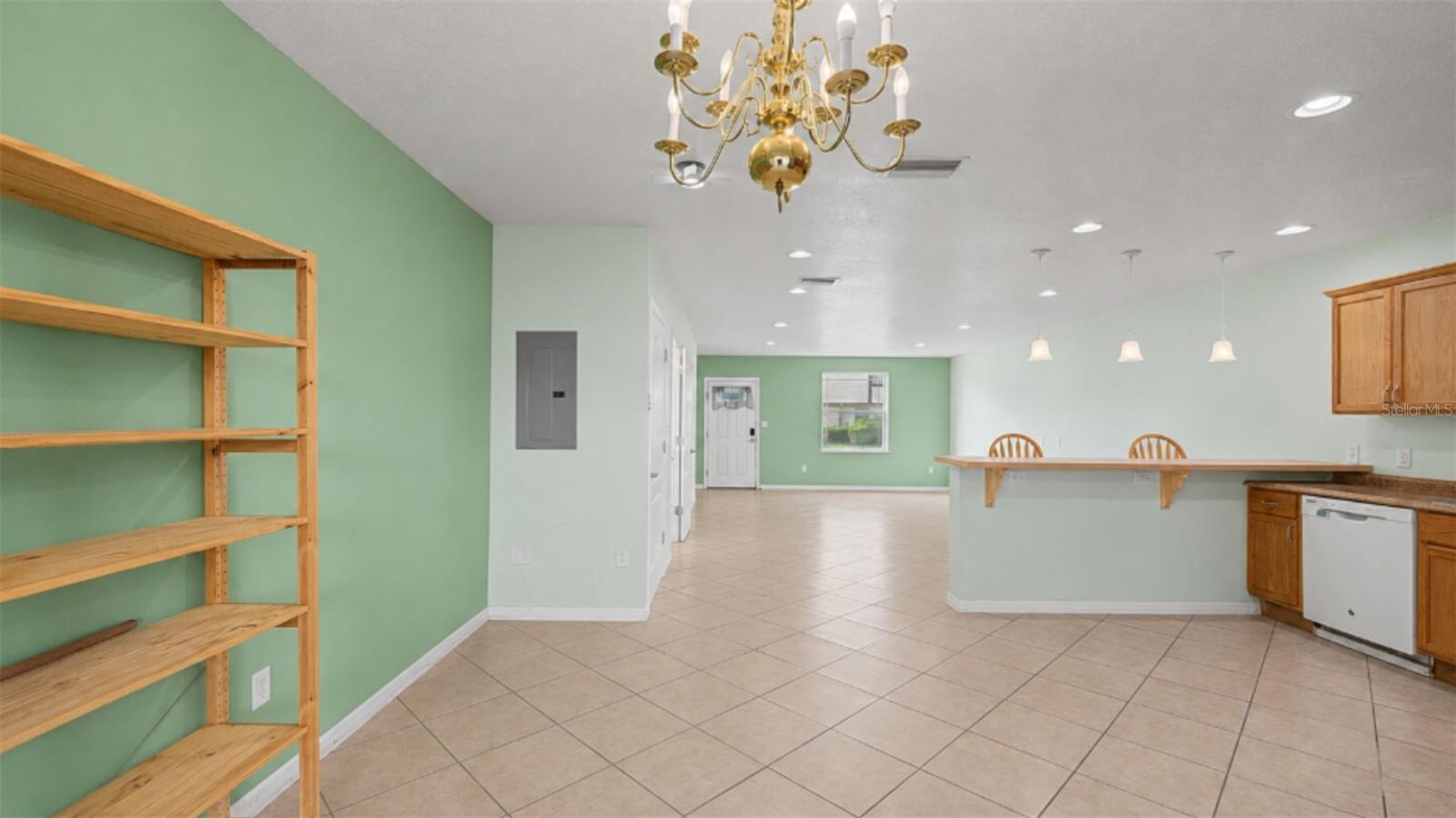 2106 PINE CHACE CT