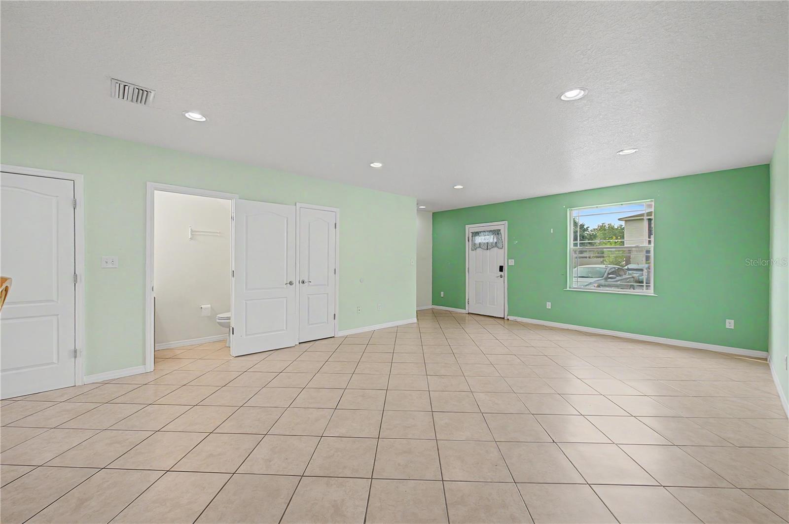 2106 PINE CHACE CT